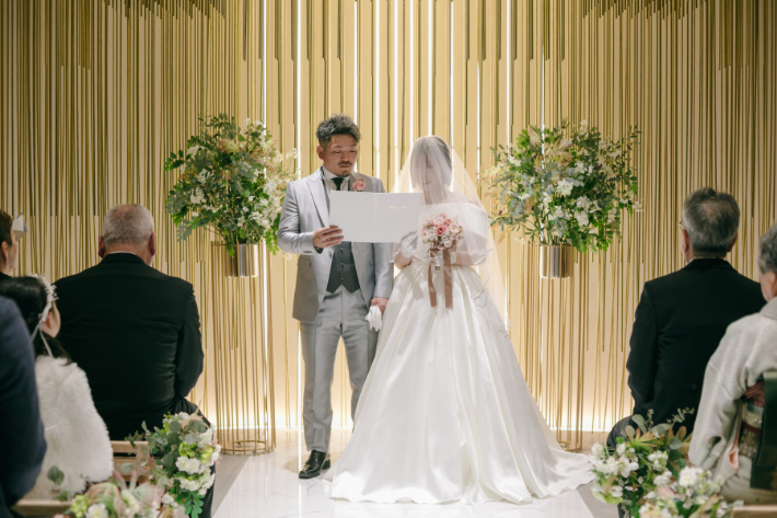 大切なゲストの皆様に見守られながら行う「人前式」