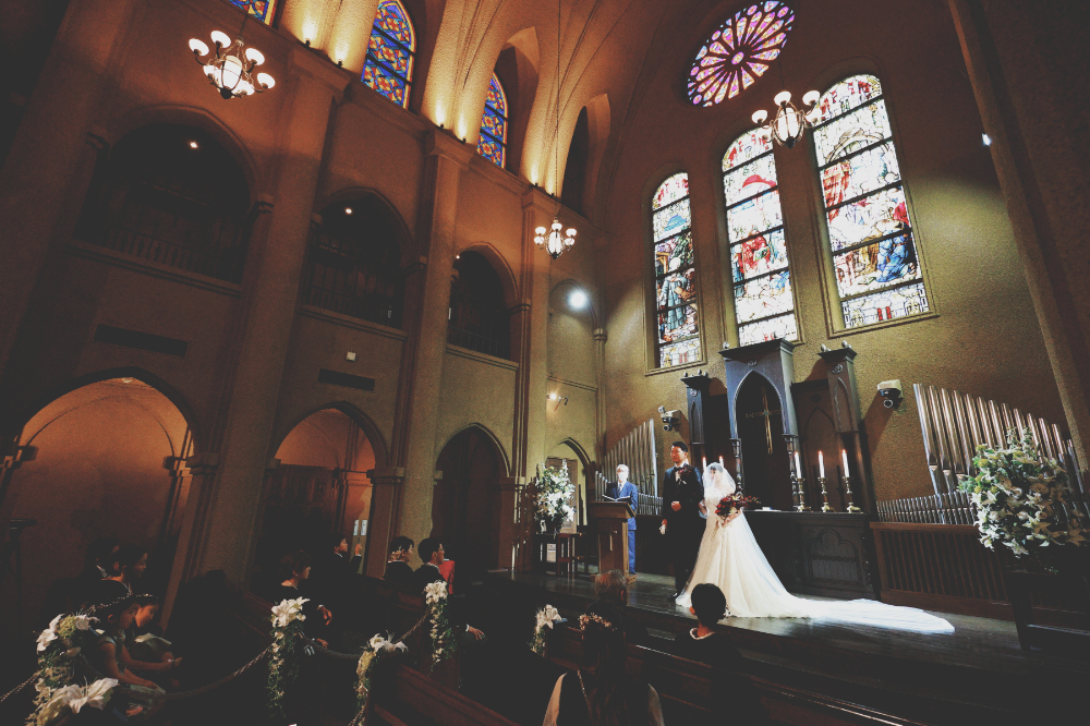 憧れのロングベールに包まれて。涙はいらない。笑顔いっぱいの結婚式