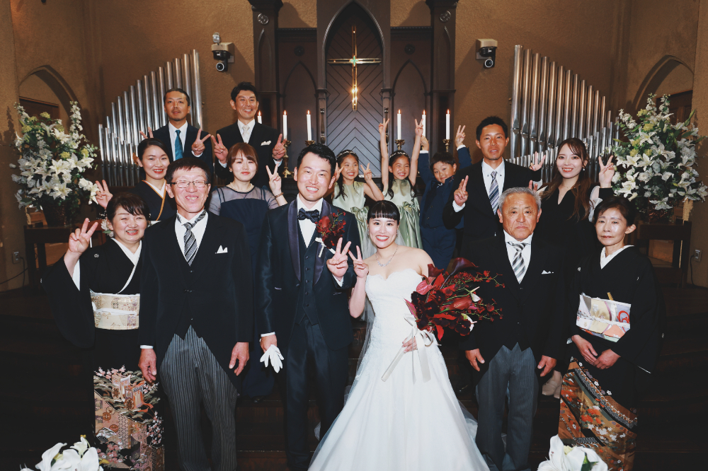 憧れのロングベールに包まれて。涙はいらない。笑顔いっぱいの結婚式