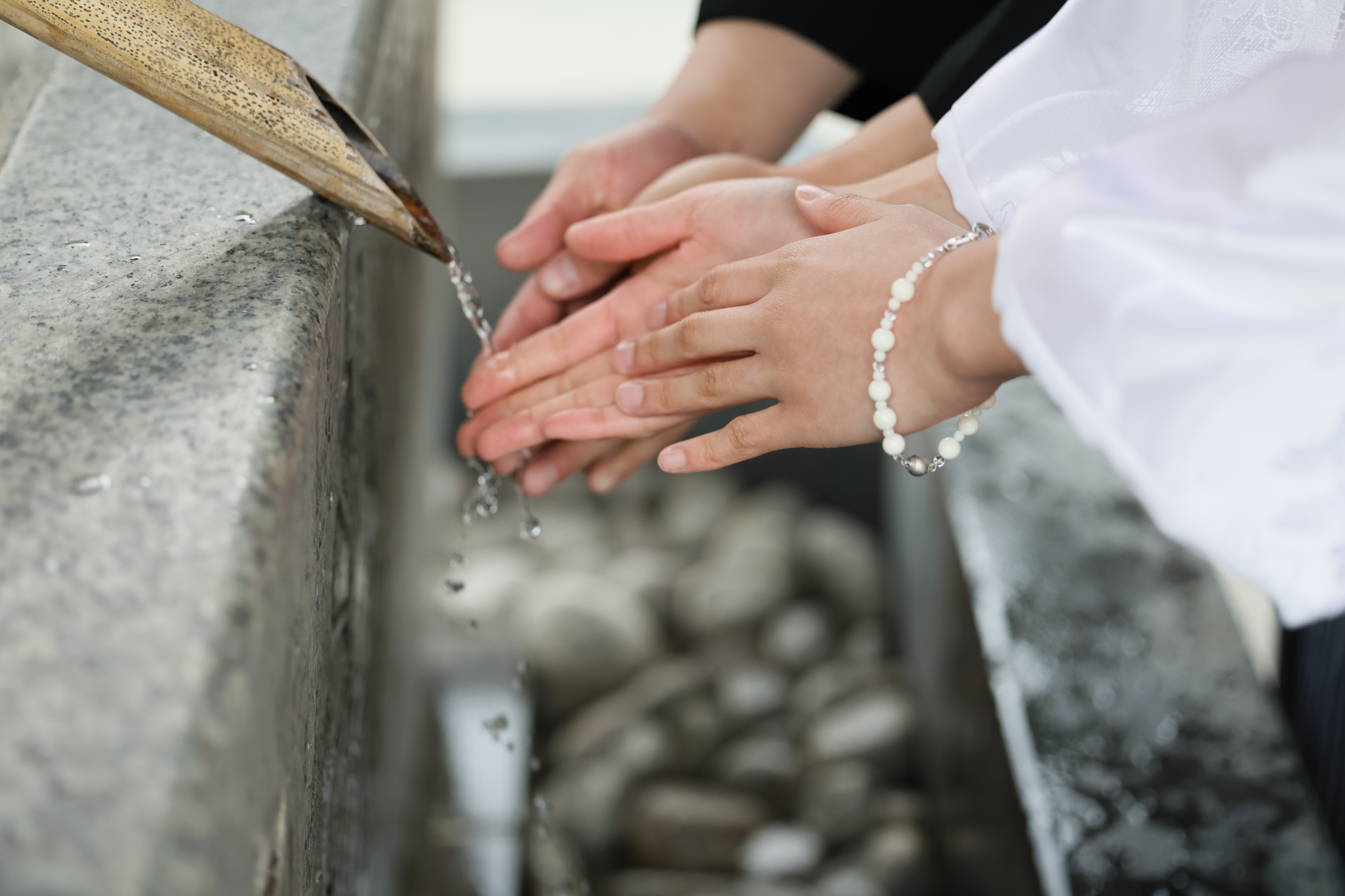 桜感じる神社での結婚式