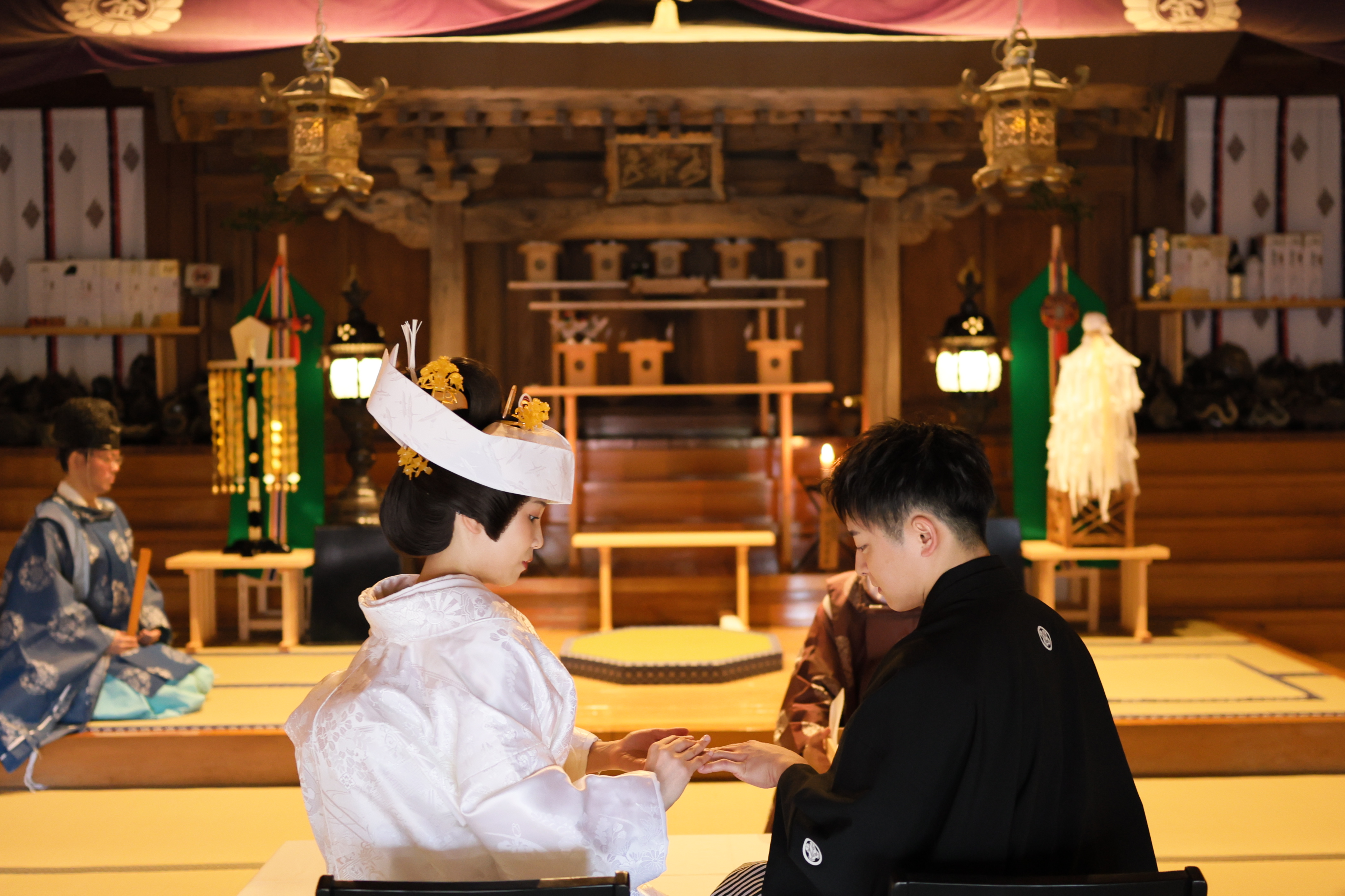 桜感じる神社での結婚式