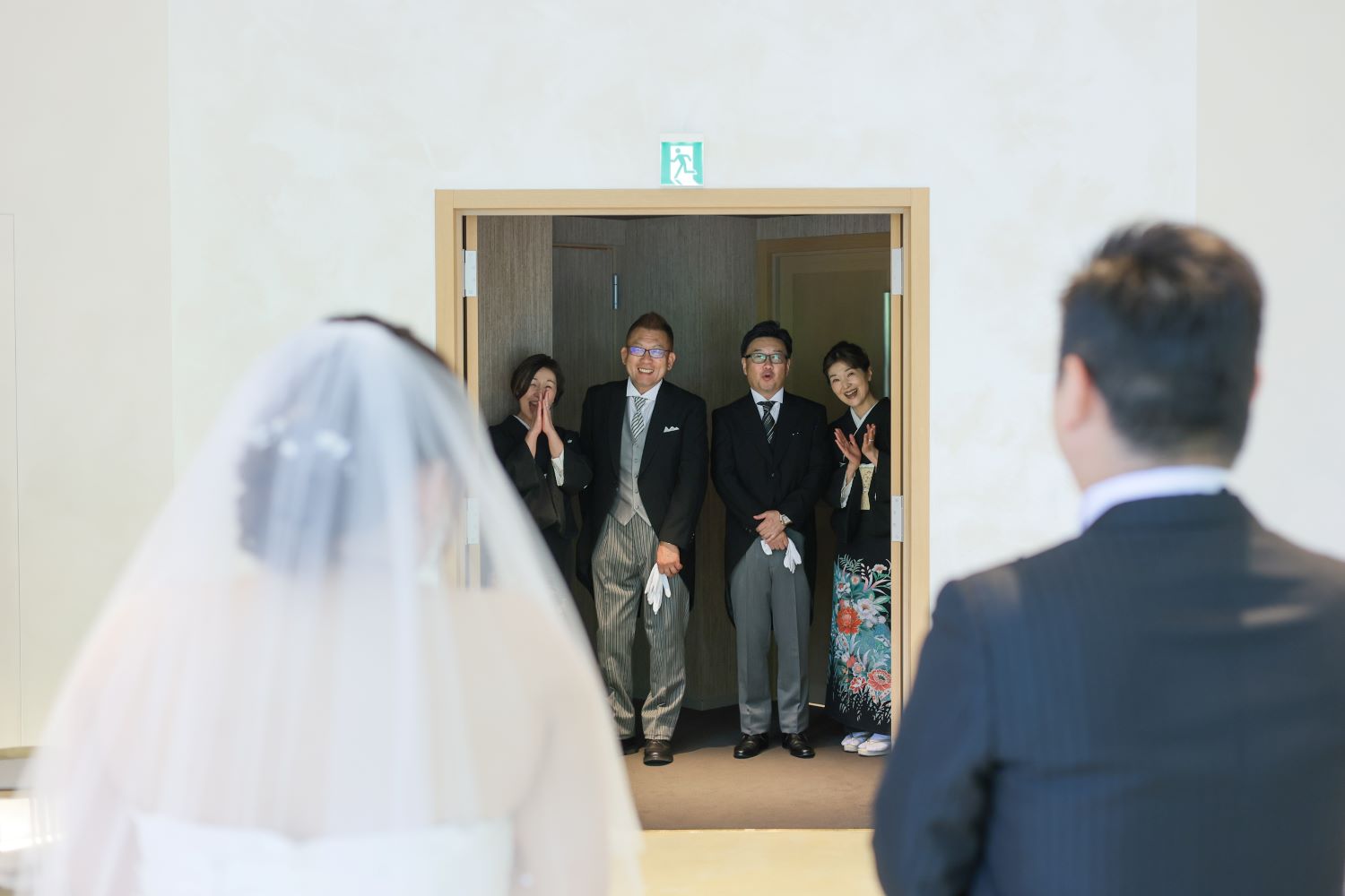 家族だけで行う「親孝行ウェディング」