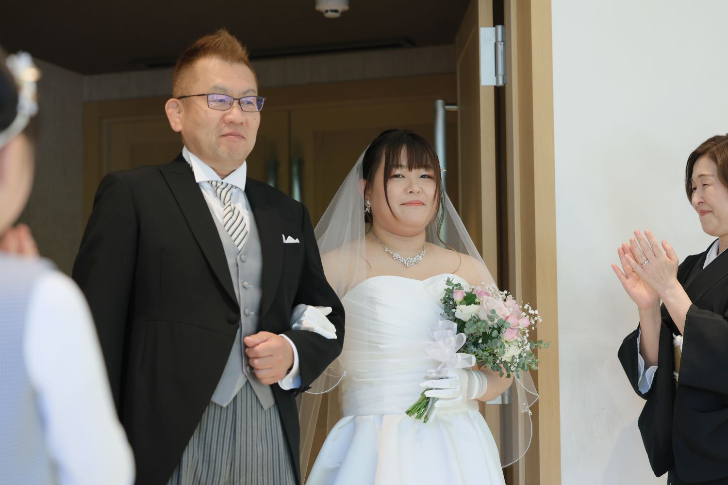 家族だけで行う「親孝行ウェディング」