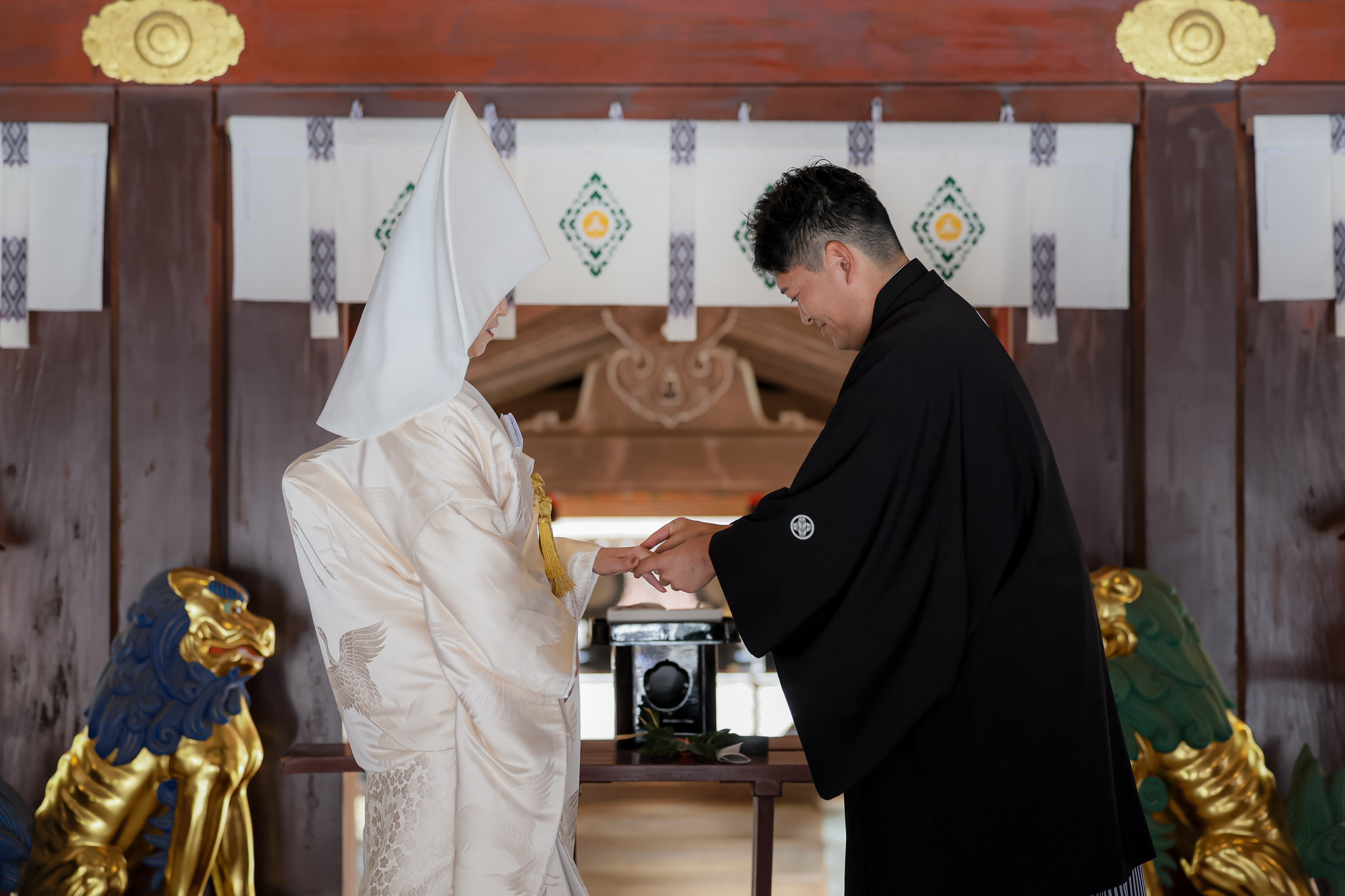 秋の鹽竈神社で結婚式 ~紅葉を感じながらのロケーション撮影~
