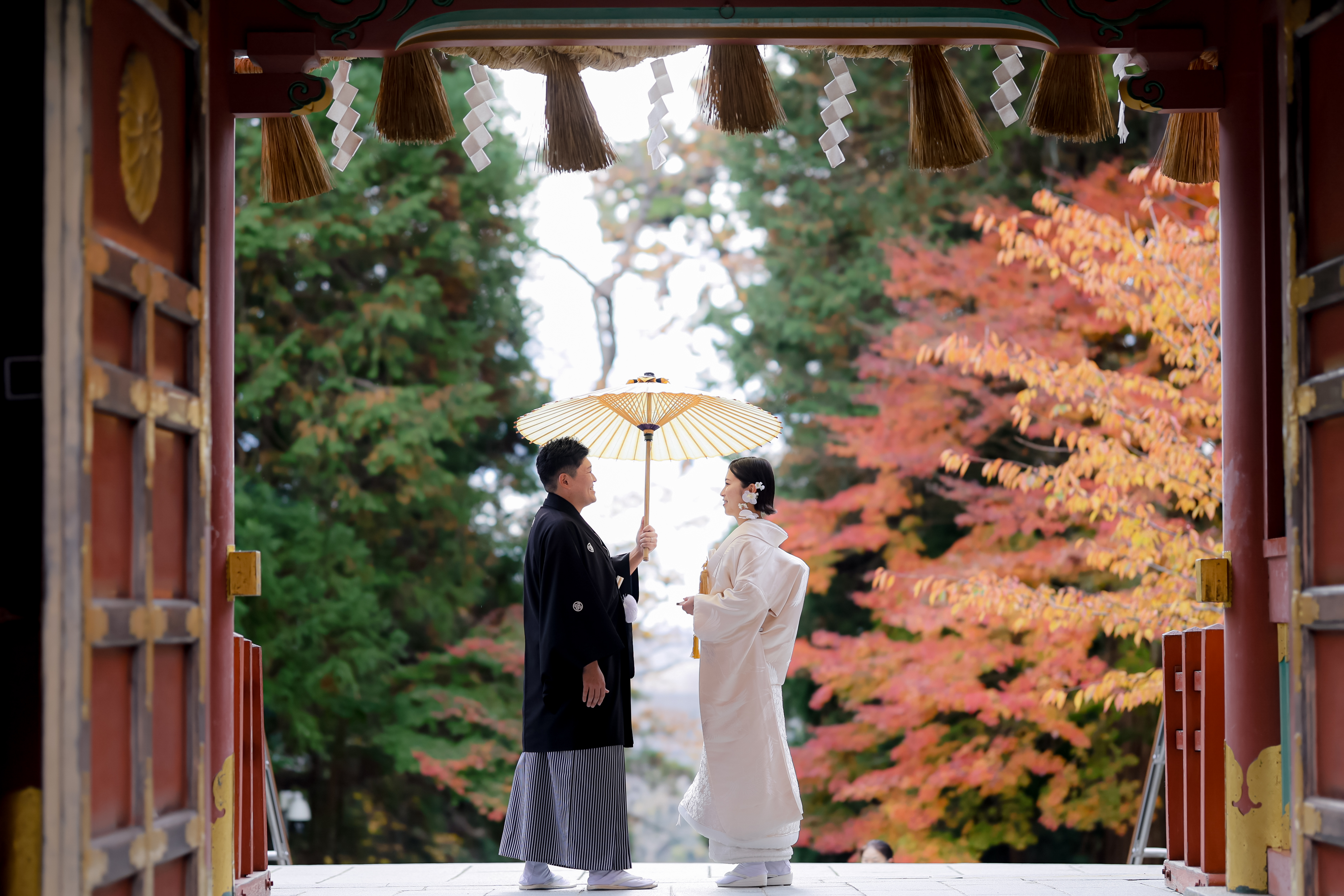 秋の鹽竈神社で結婚式 ~紅葉を感じながらのロケーション撮影~