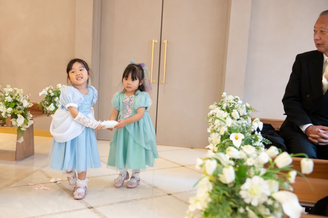 お子様演出で心温まるセレモニーに♡ フラワーガール&リングガールのご紹介♪