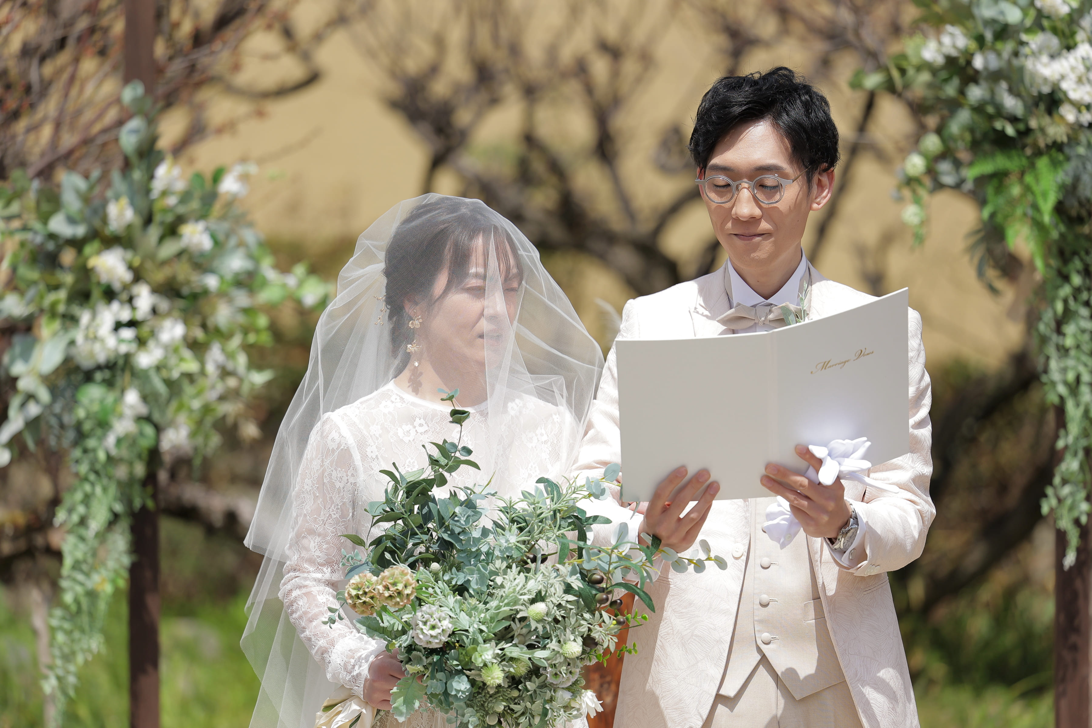 本と歴史に囲まれて。古民家で叶えた温もりウェディング