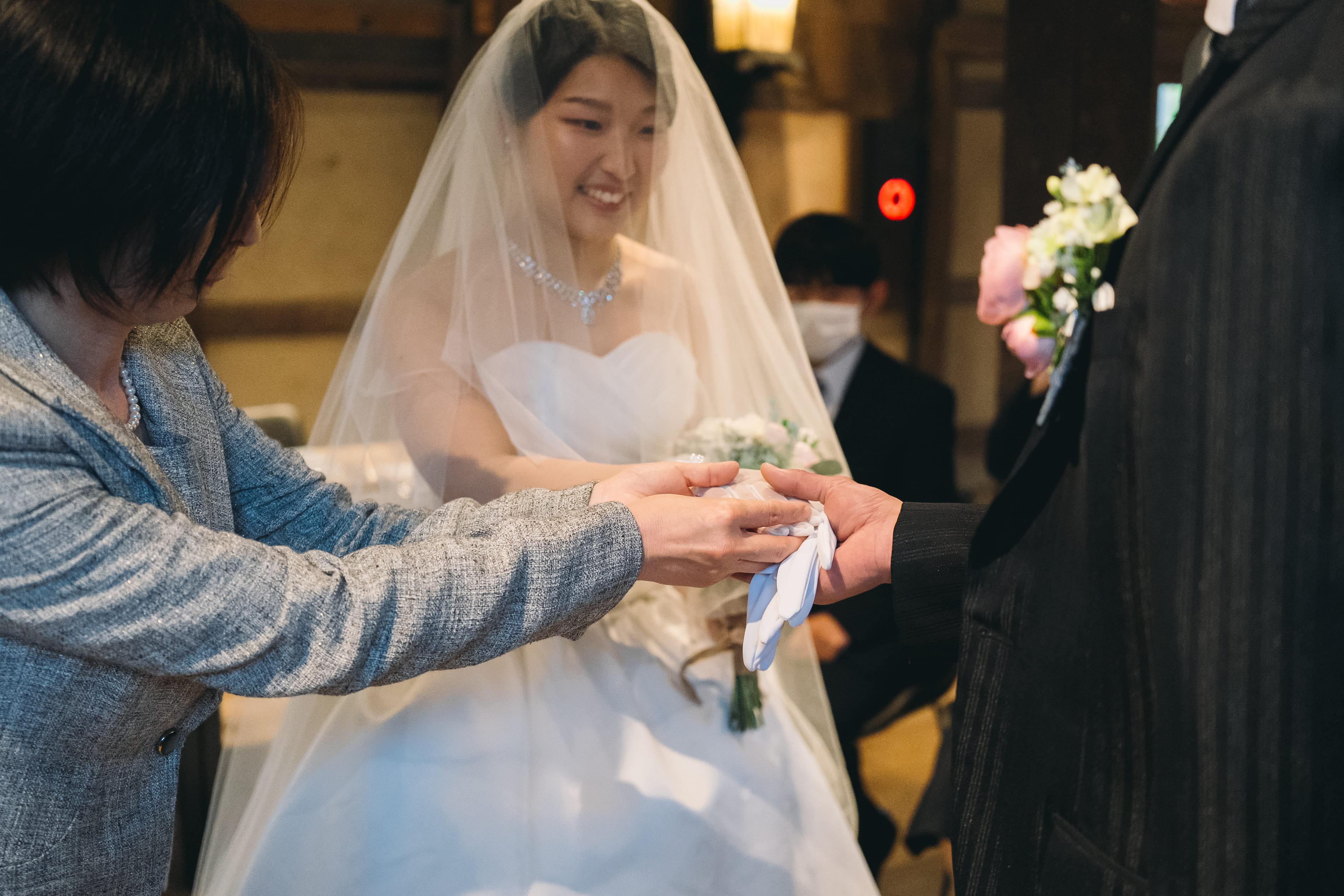 雨音と共に誓う、温かな古民家の人前式