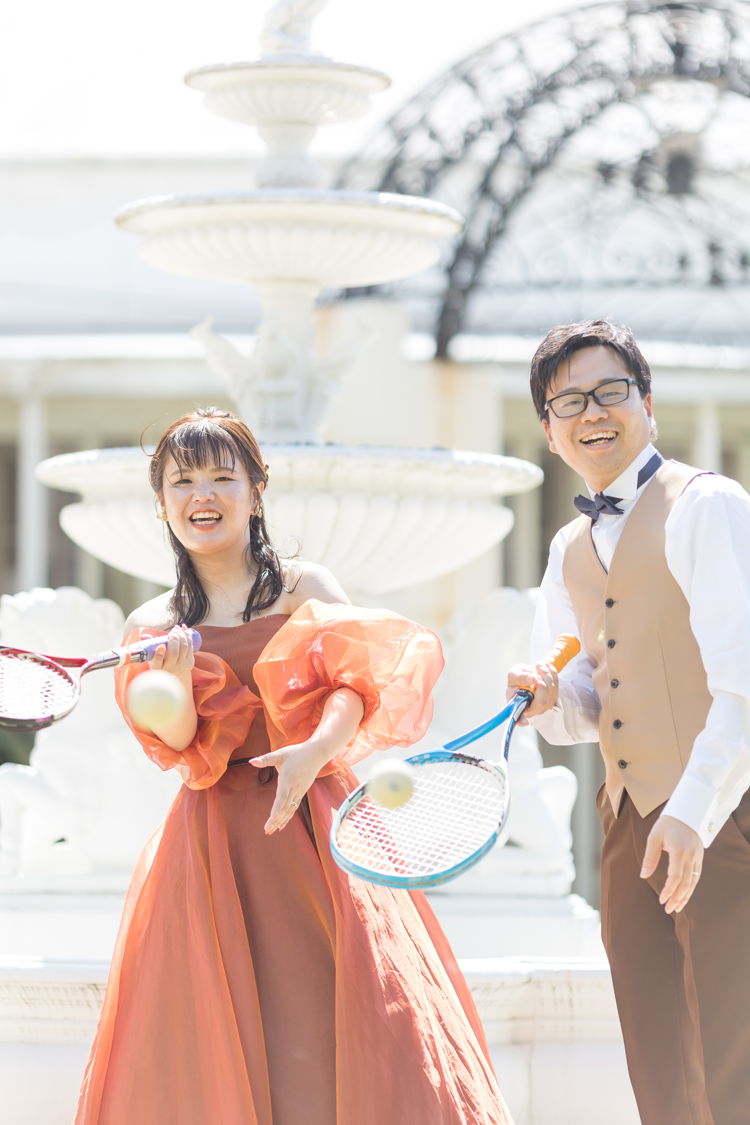 写真撮影にはお二人らしいアイテムを添えて?