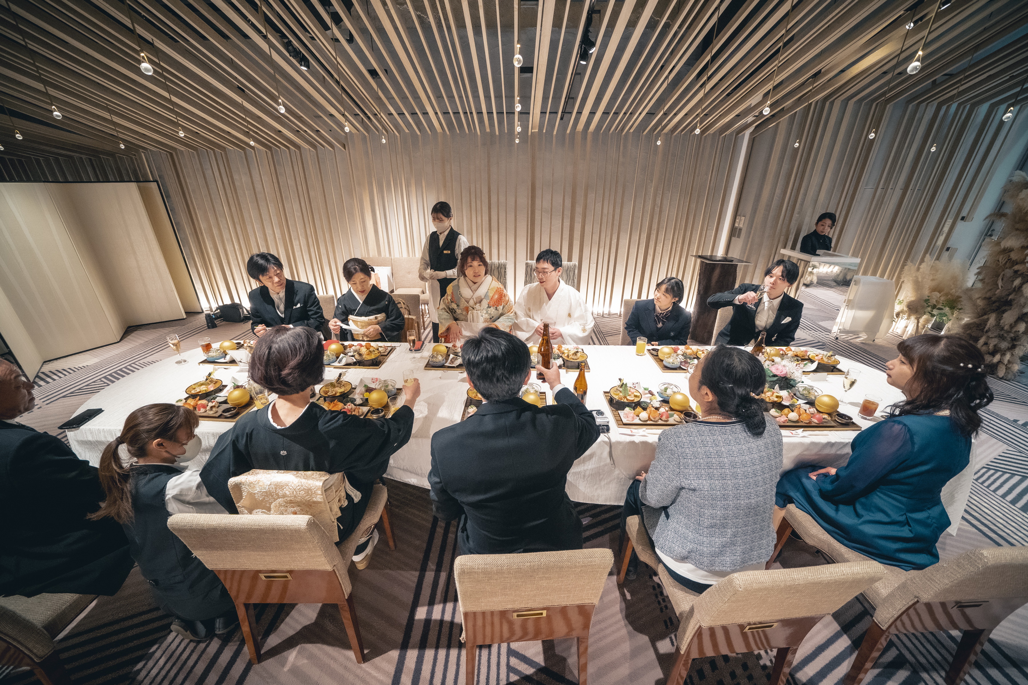 フォトウェディングの後はご家族様と会食も♪