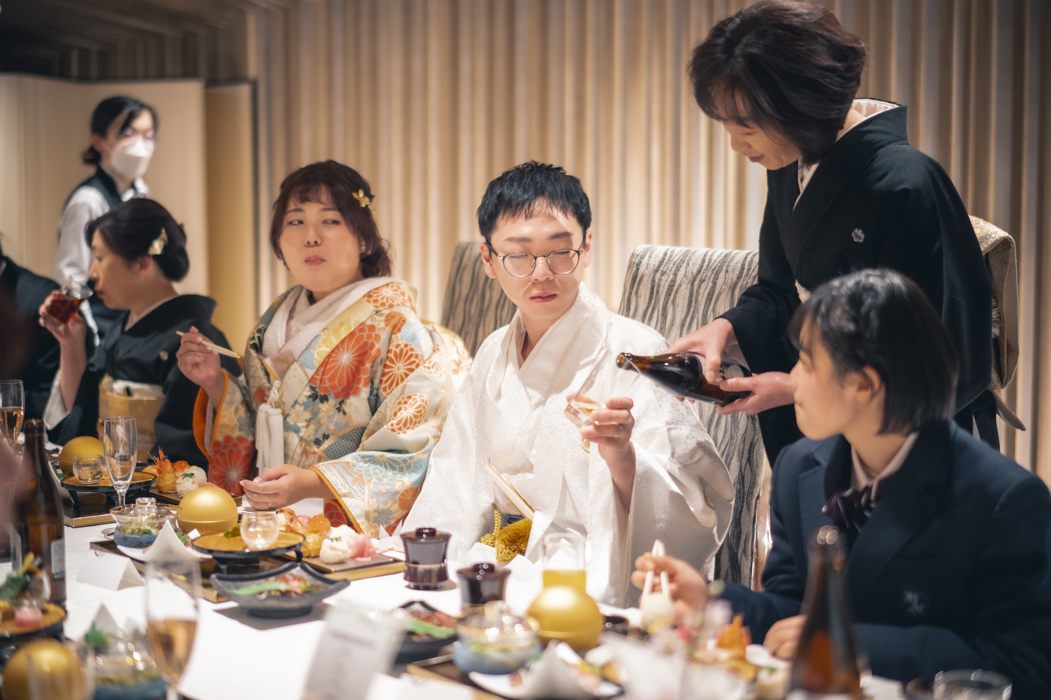 フォトウェディングの後はご家族様と会食も♪