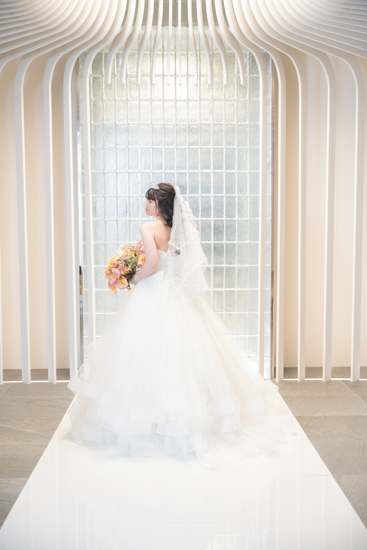 熊本チャペル フォトウエディングレポート No.37 光のチャペルと待合スポットでフォトウエディング