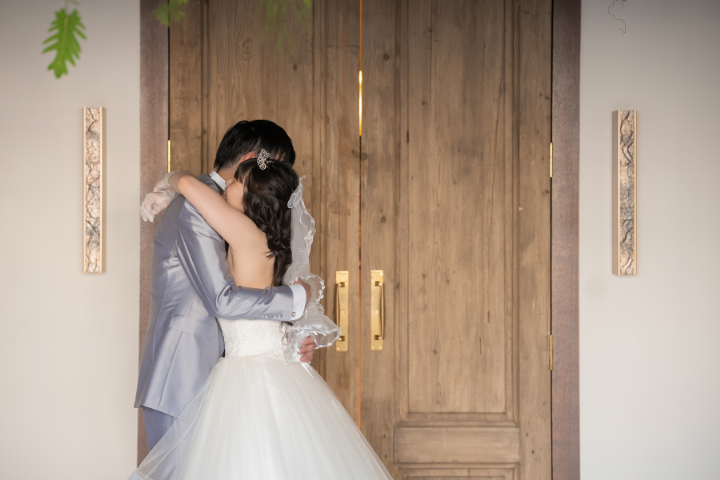 熊本チャペル フォトウエディングレポート No.37 光のチャペルと待合スポットでフォトウエディング