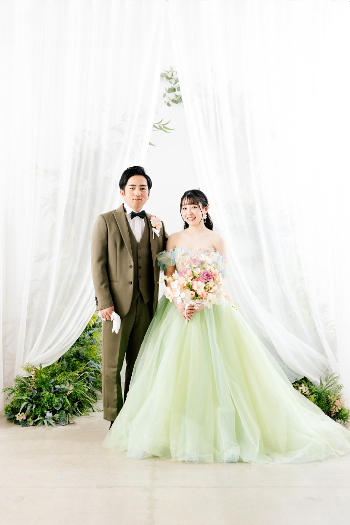 熊本チャペル　フォトウエディングレポート　No.49　カラードレスでスタジオ前撮り（ファミリーフォト）