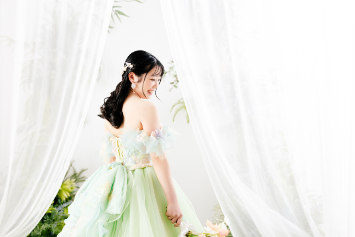 熊本チャペル　フォトウエディングレポート　No.49　カラードレスでスタジオ前撮り（ファミリーフォト）