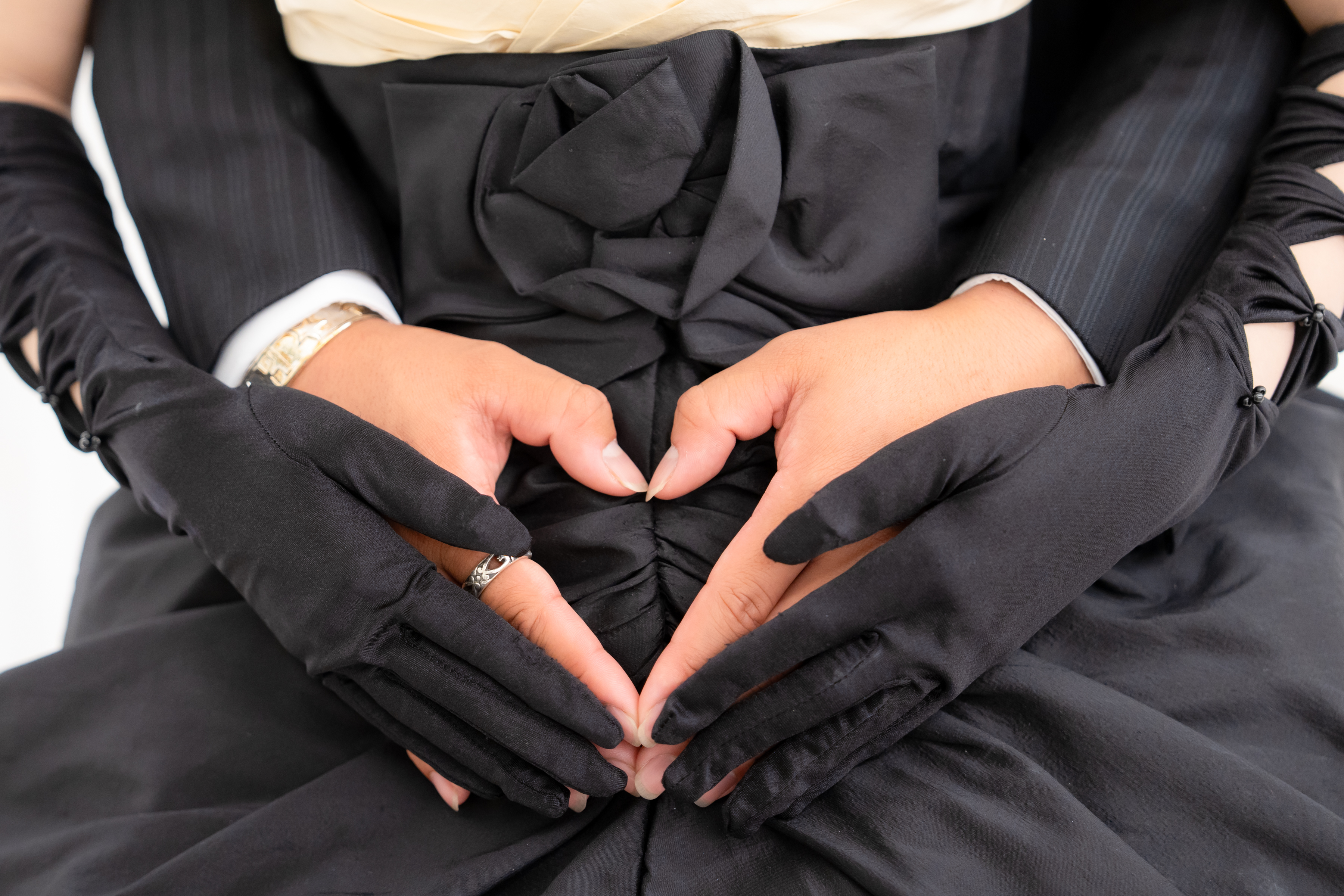 チャペルでクールに、シックなフォトウェディング！