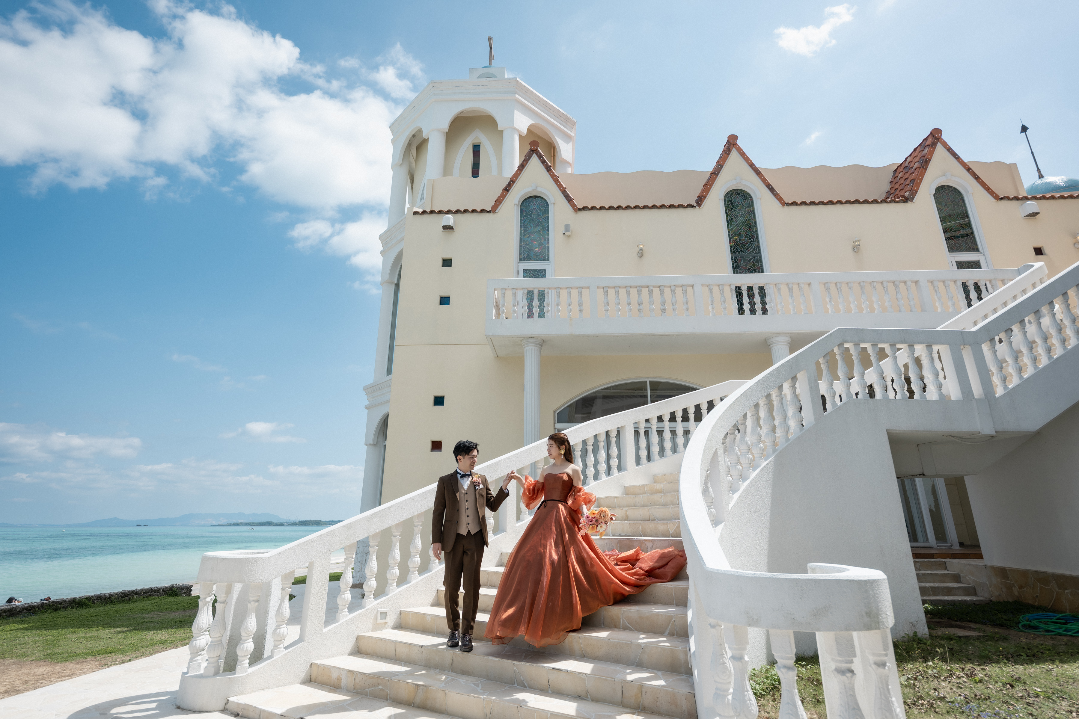 沖縄旅行で叶えた、海と光に包まれる後撮りフォトウエディング