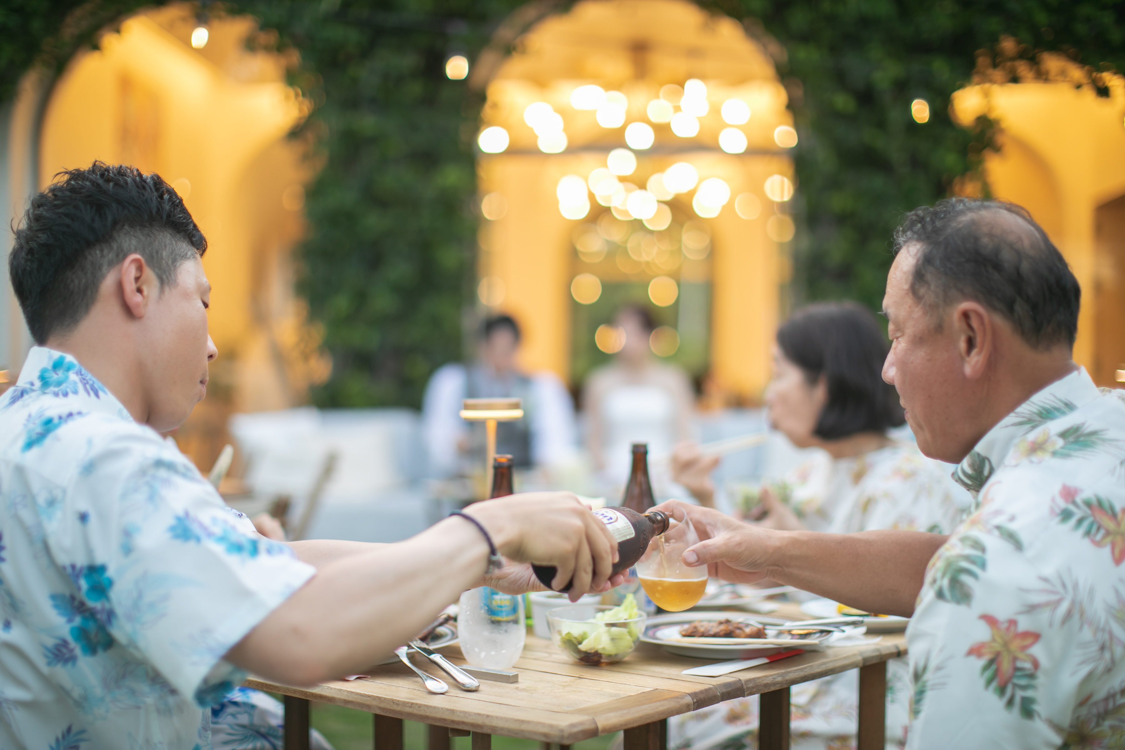 挙式なしでも叶う「お披露目フォト＆会食」