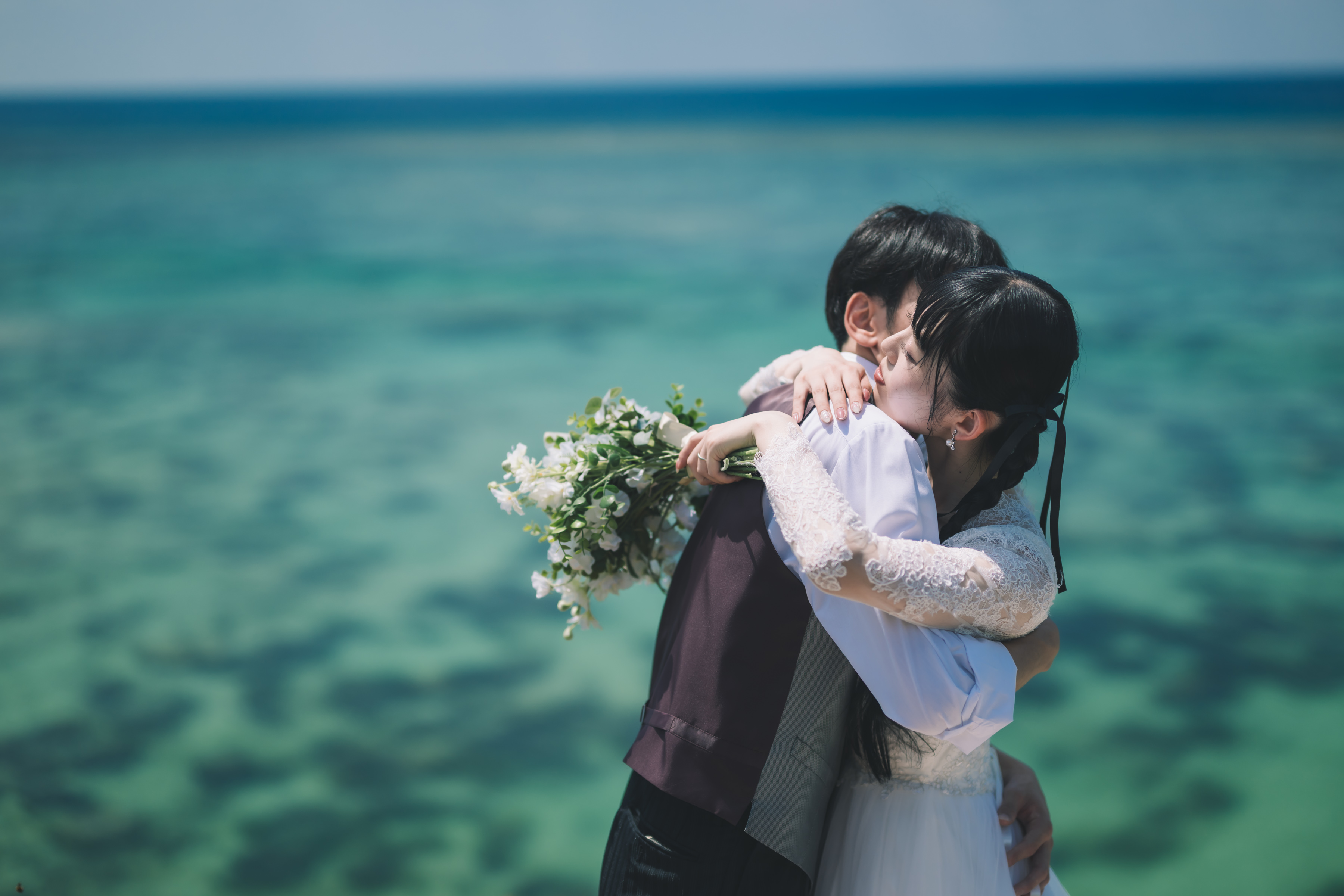 青の洞窟だけじゃない!真栄田岬で叶える、ダイナミック&神秘的な「崖+ビーチ」