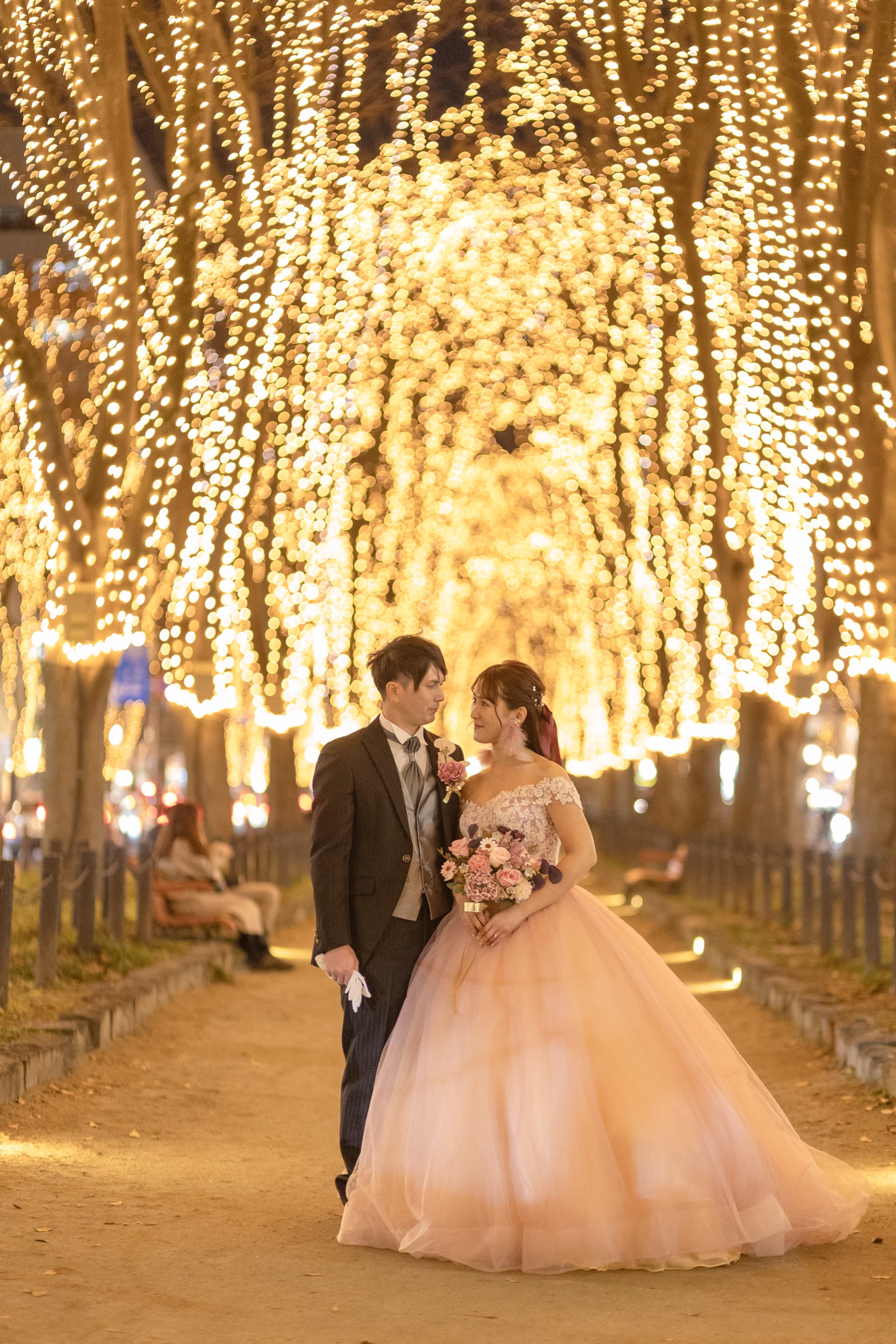 いよいよ今年もスタート★光のページェントをバックに室内での撮影が叶う◎