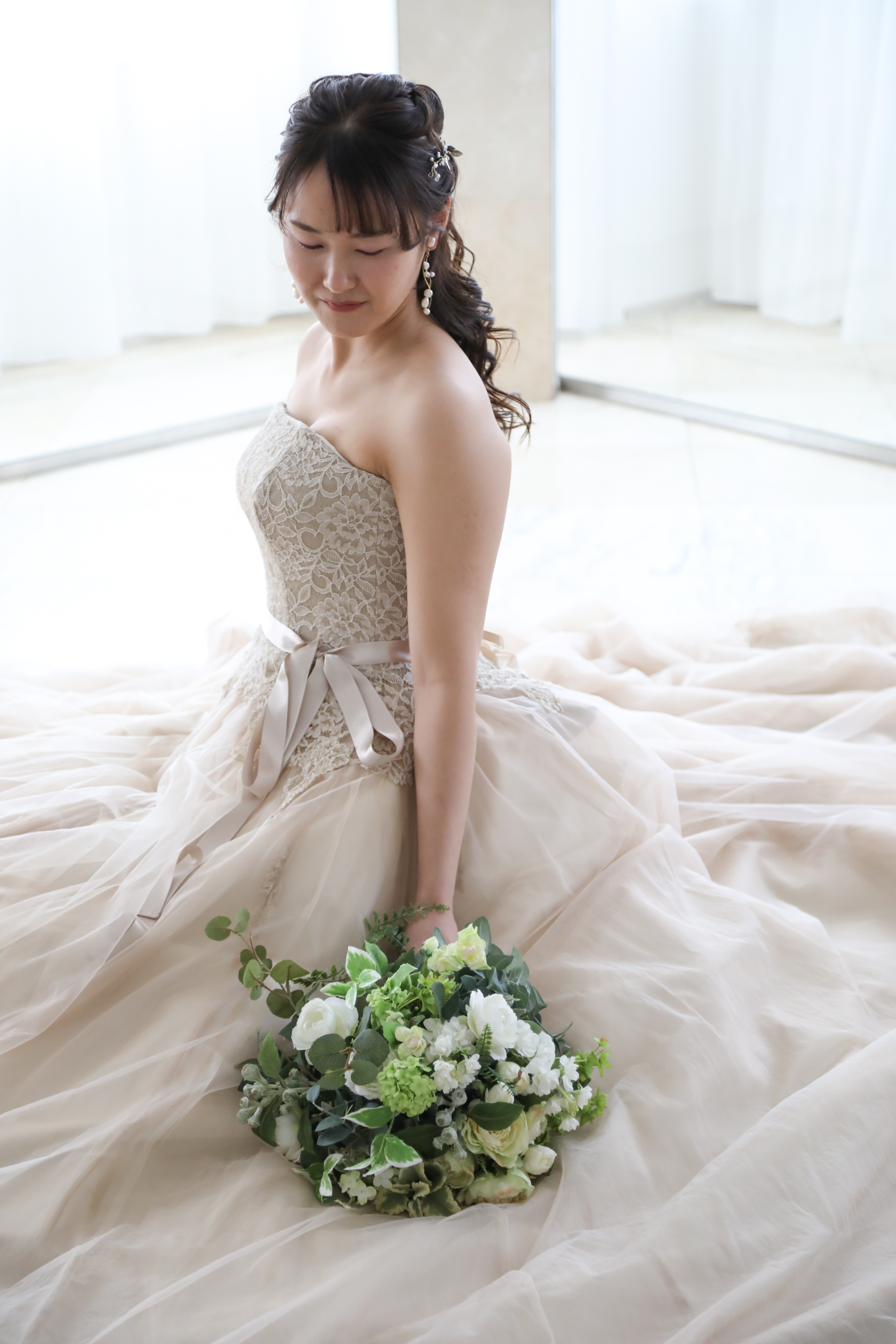 たった5分でイメージチェンジ！！オーバーカラードレスのご紹介♪