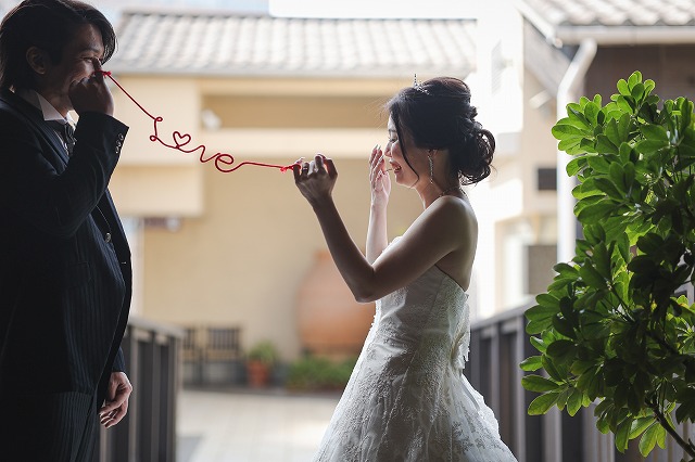 神戸店では、フォトでも結婚式でもハーバーランドの海を背景に素敵な写真が残ります!