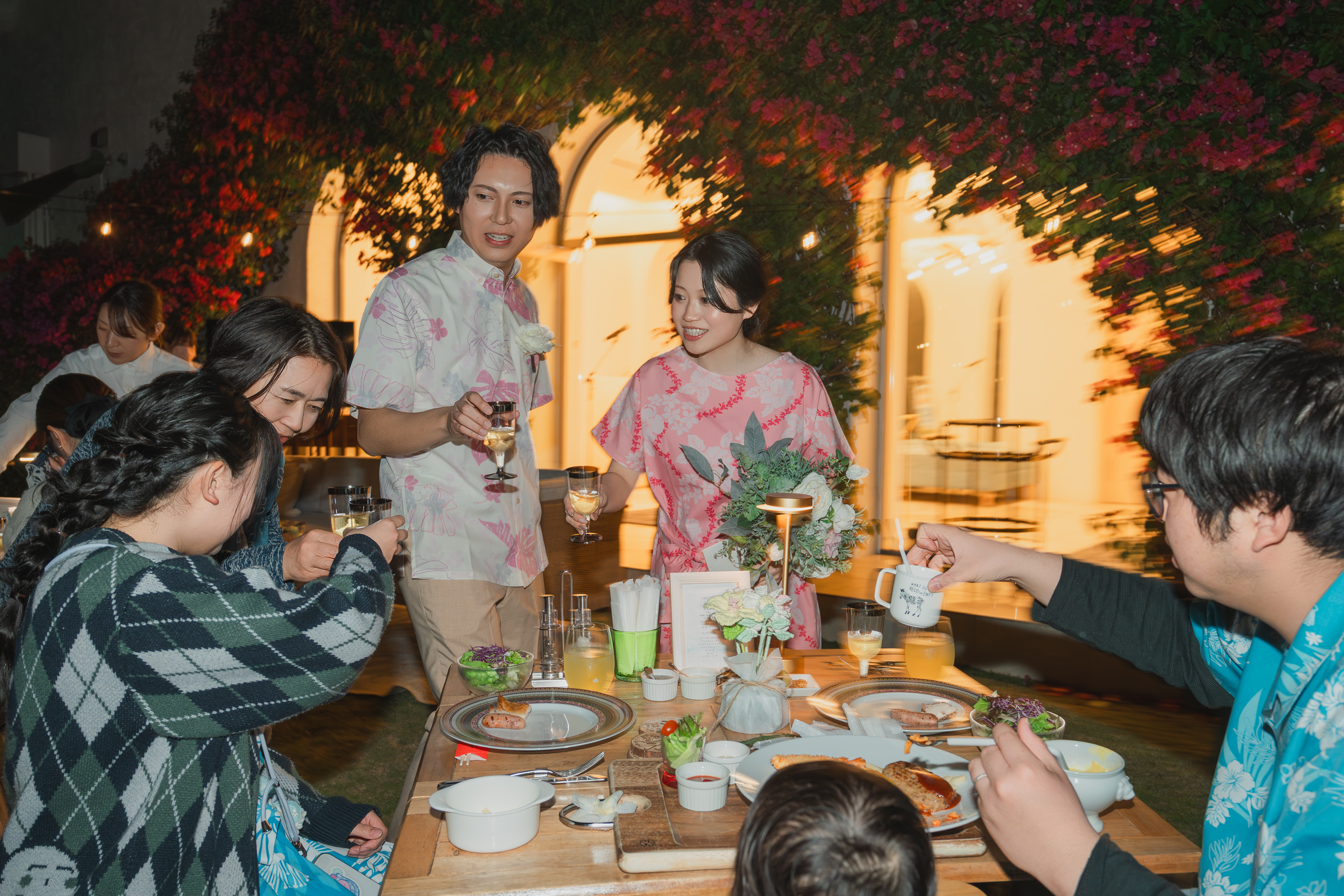 かしこまらないのがお二人らしい。大切なゲストと囲むガーデンBBQ！