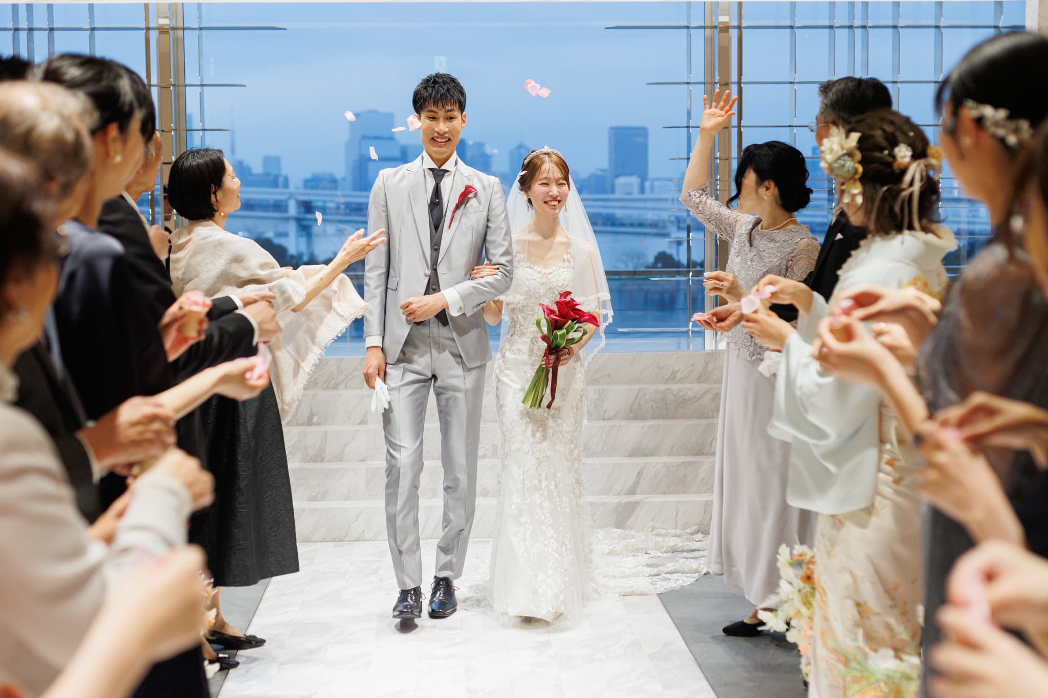 夕景と夜景に包まれた、温かな小さな結婚式お台場Wedding