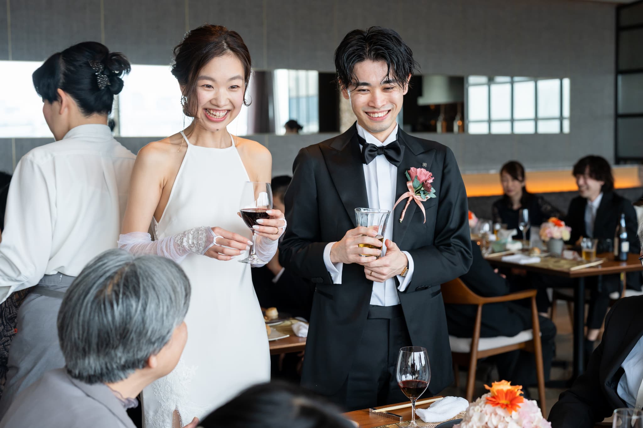 お台場での家族と友人に囲まれた二部制ウェディングの一日