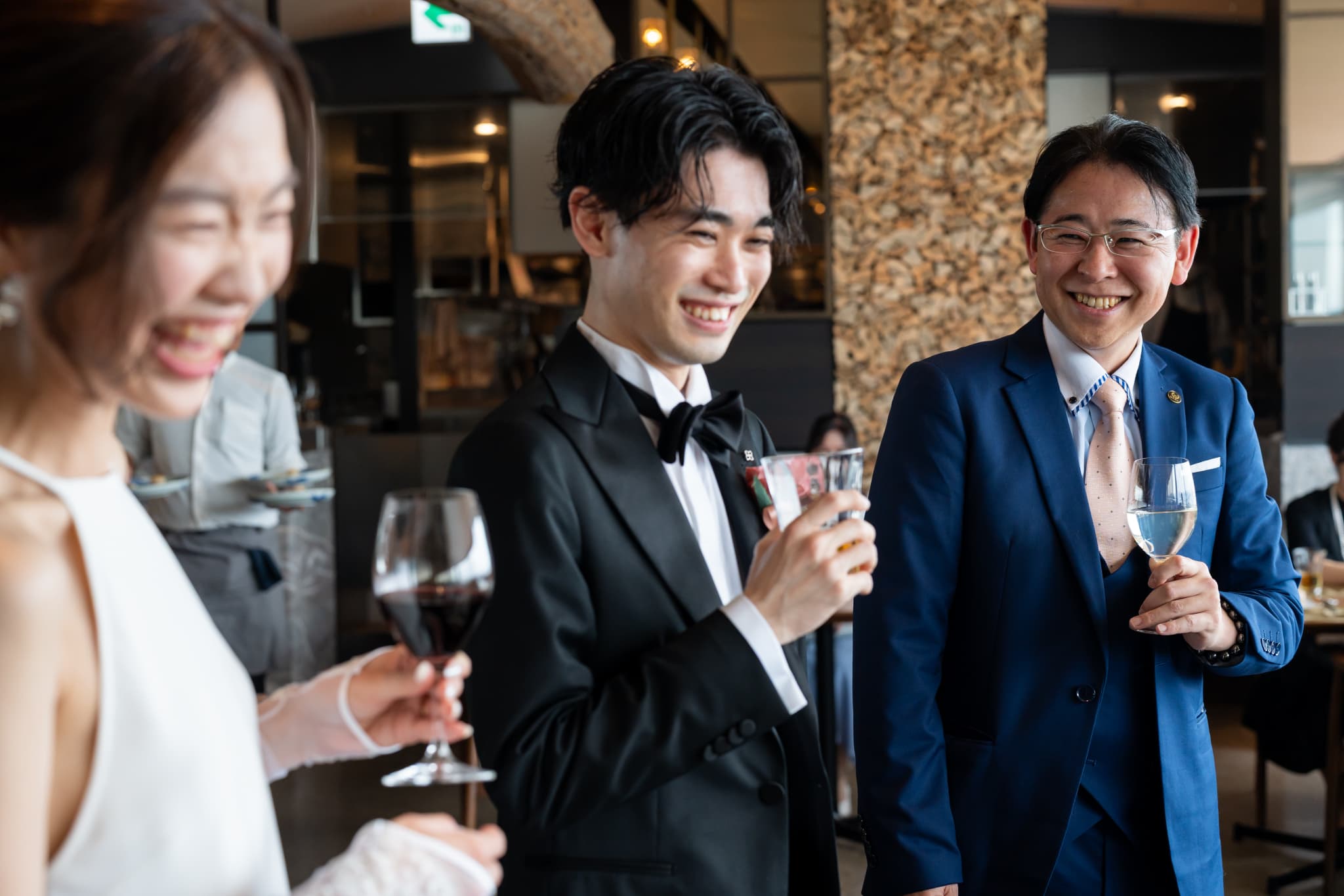 お台場での家族と友人に囲まれた二部制ウェディングの一日