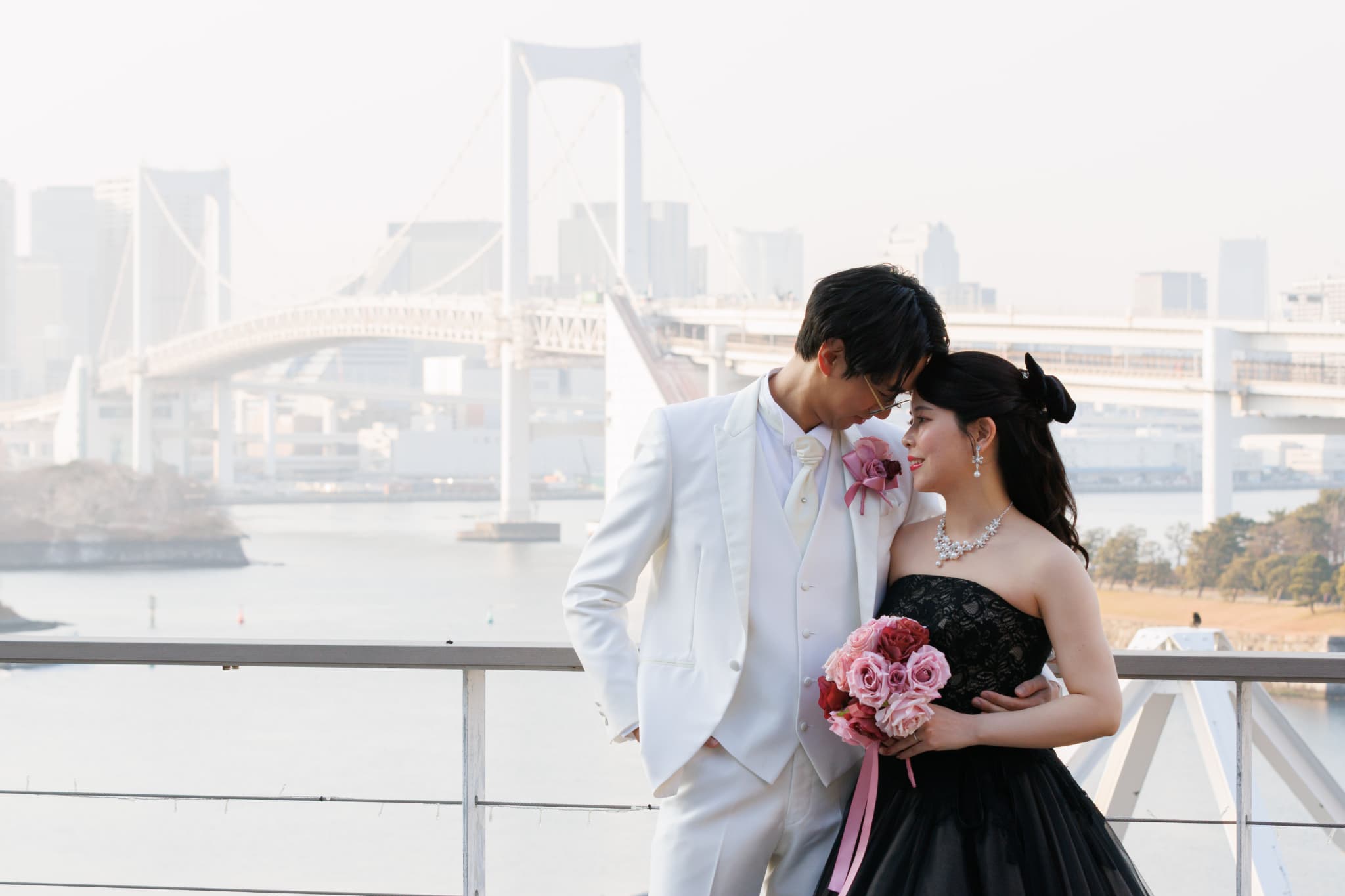 撮影でおすすめの「オーバーカラードレス」とは？？