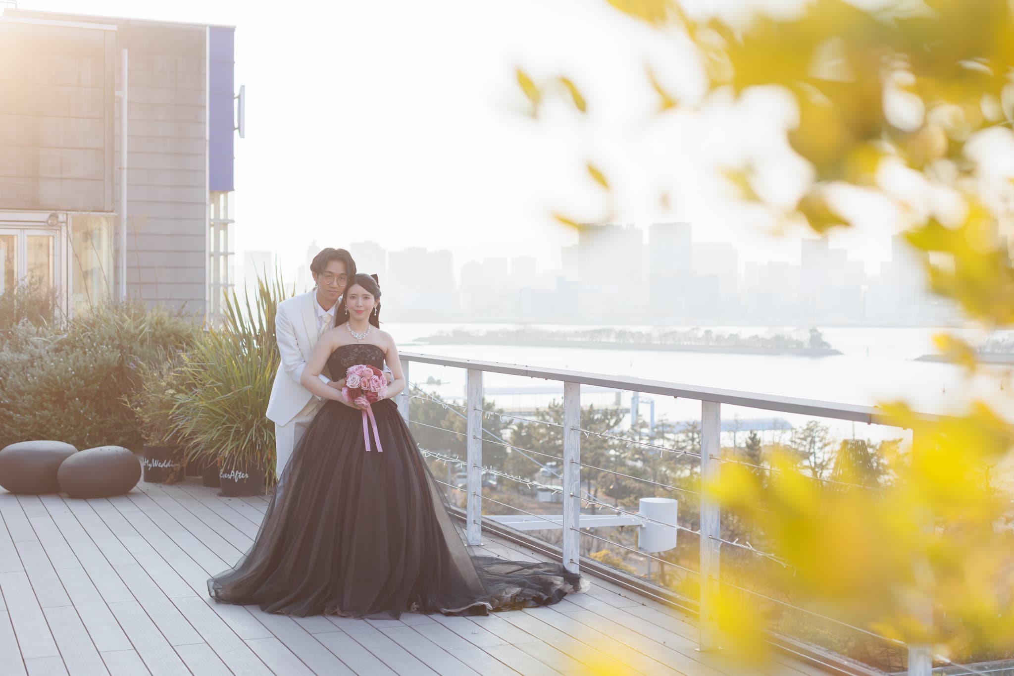 撮影でおすすめの「オーバーカラードレス」とは？？