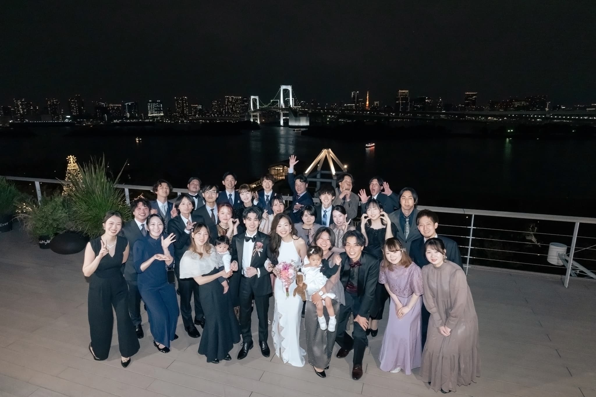 お台場での家族と友人に囲まれた二部制ウェディングの一日