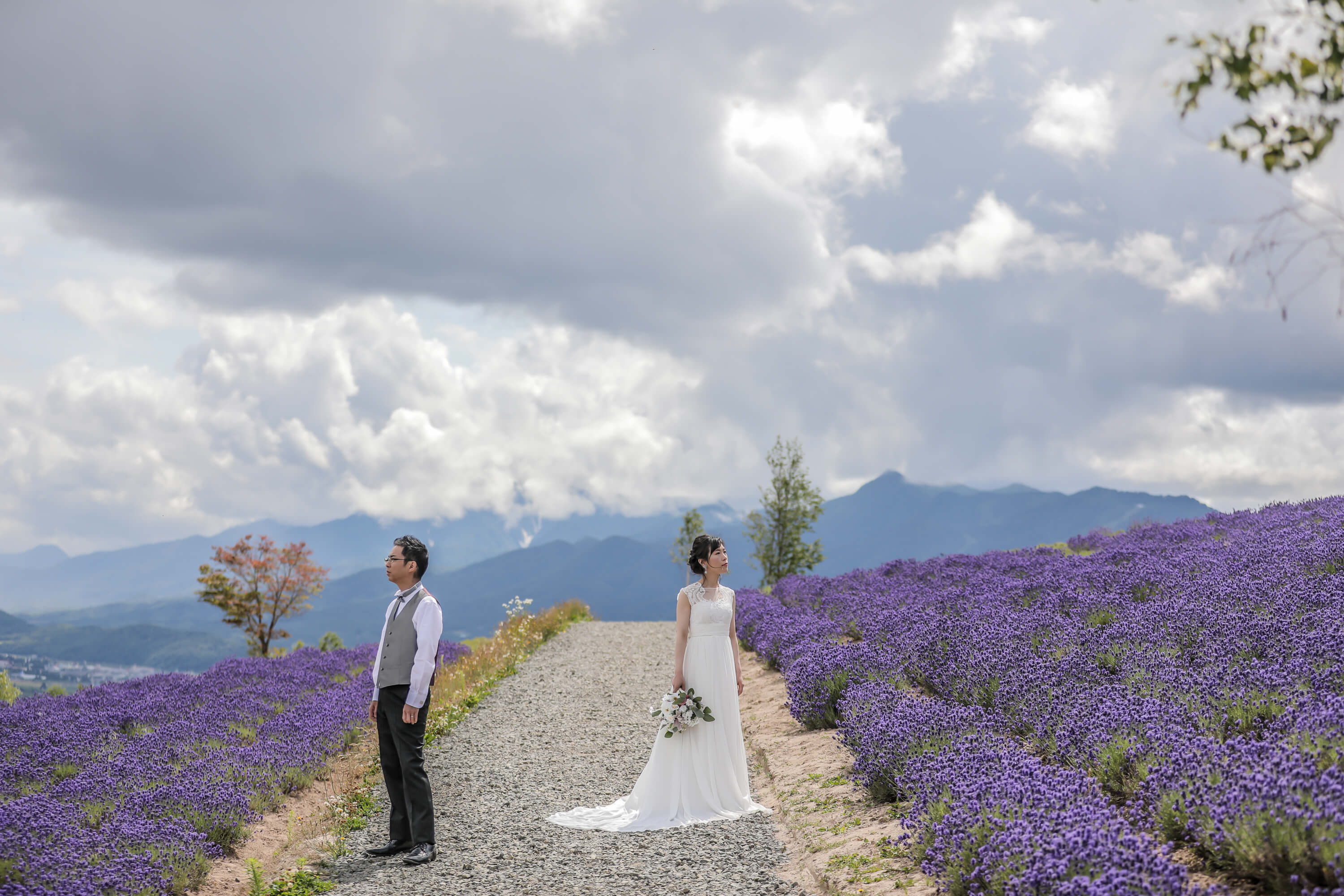 富良野市内最大のラベンダー畑でWEDDING♡