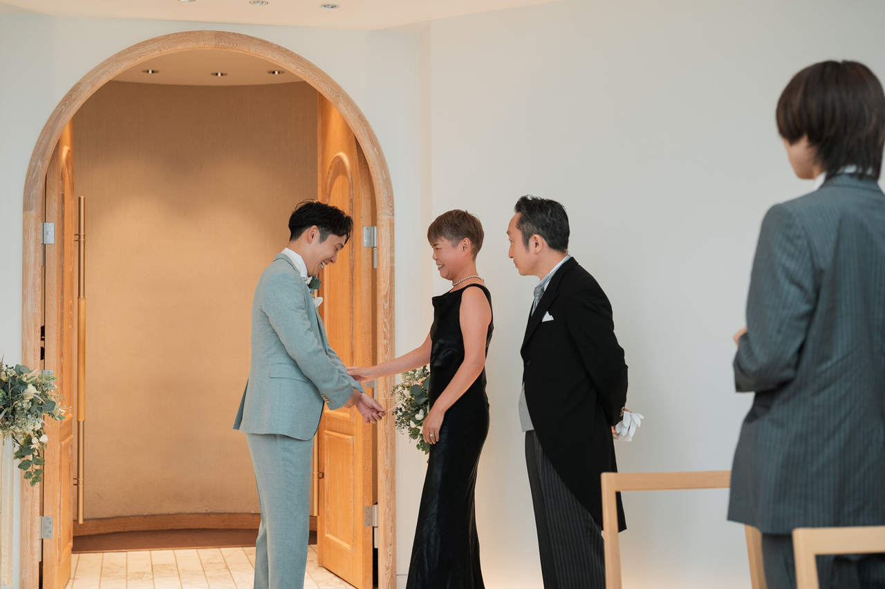 新郎最後の身支度