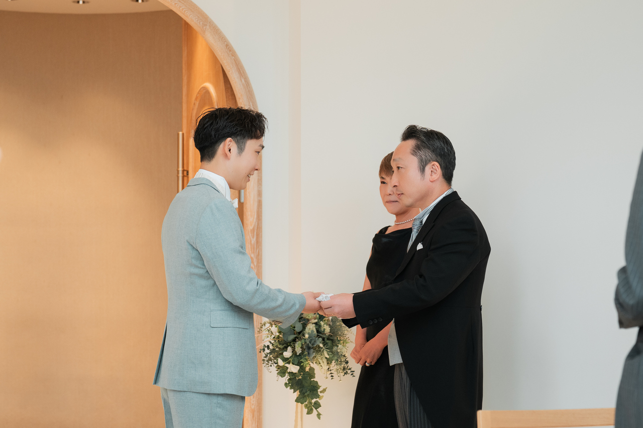 新郎最後の身支度