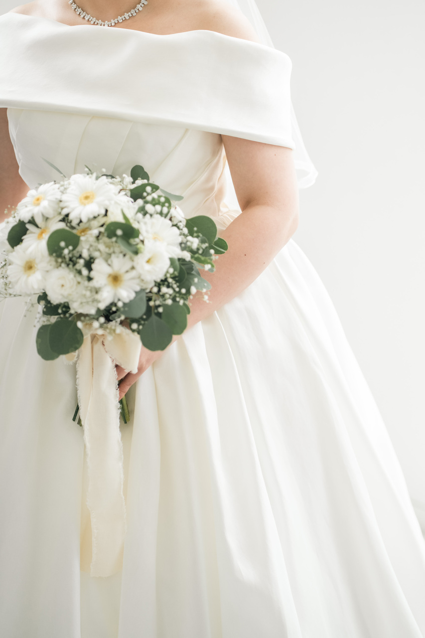 【コラム】なぜブーケとブートニアは同じお花で作る？