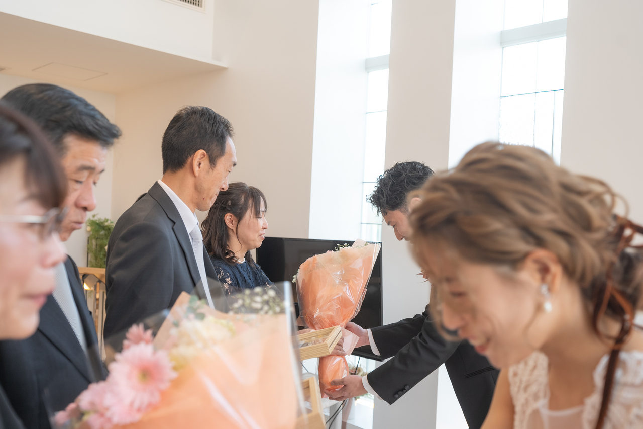 まるで会食のような挙式!