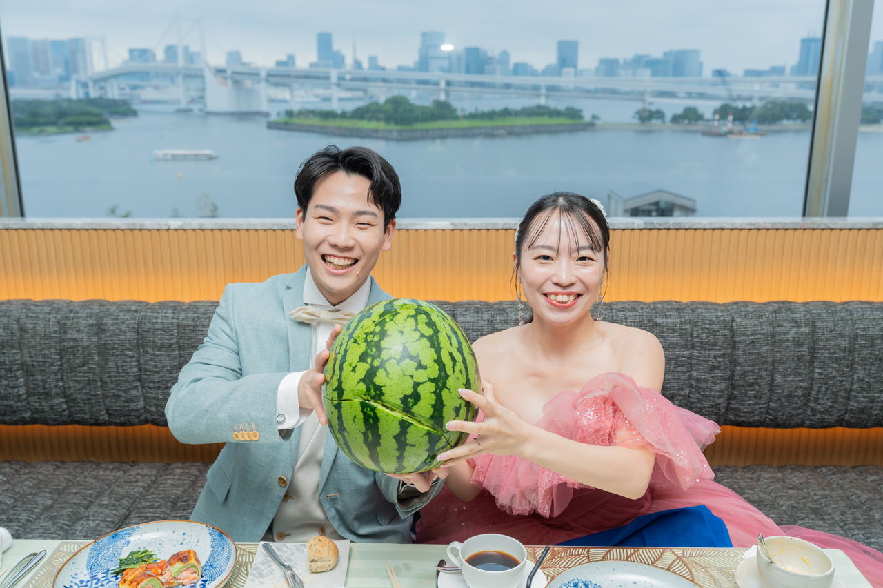 夏の思い出づくりは結婚式で！両家みんなで楽しむスイカ割り