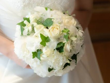【小さな結婚式お台場店】 特別な日に生花を♪