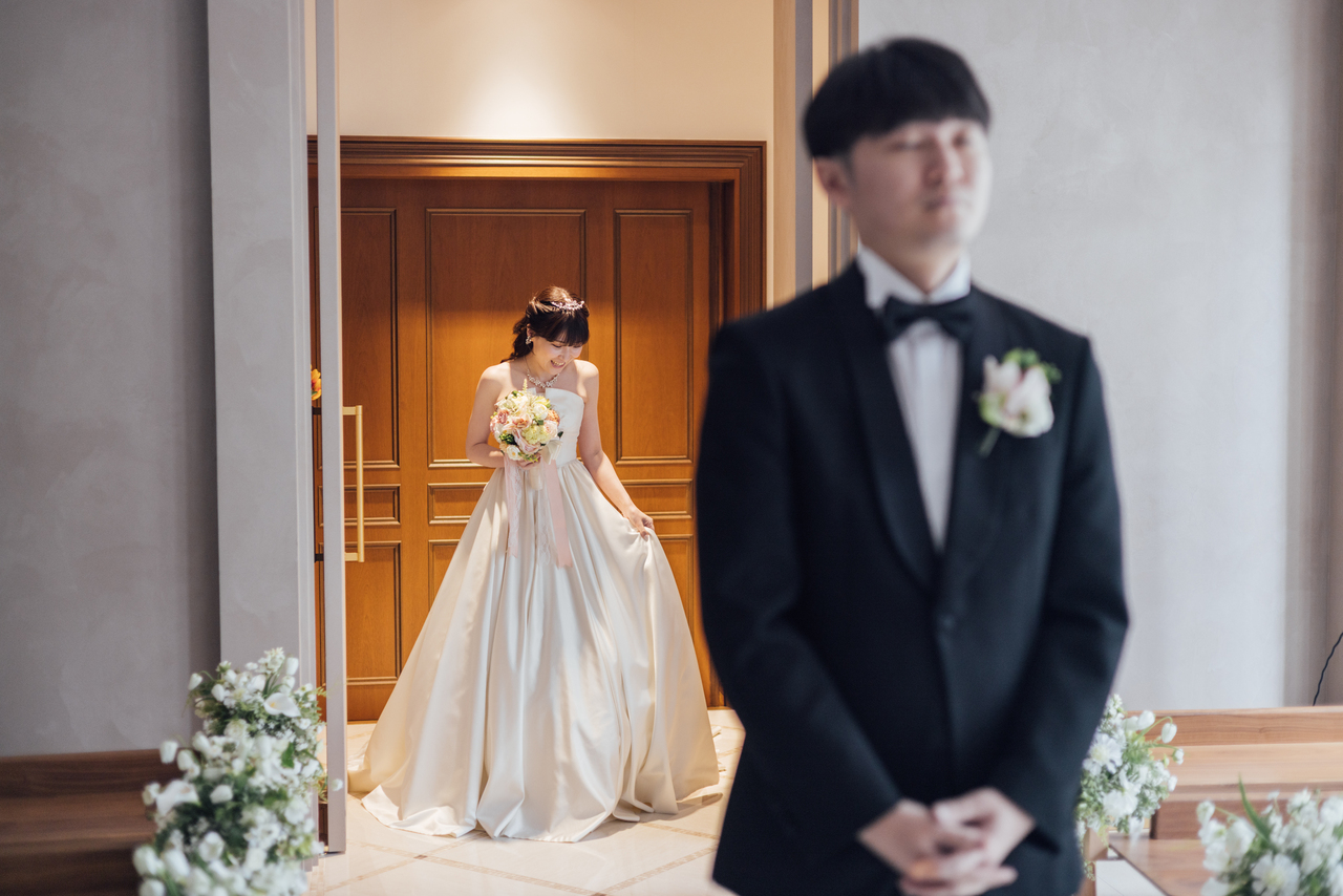 ドレスの見どころ！ファーストミートのご案内?