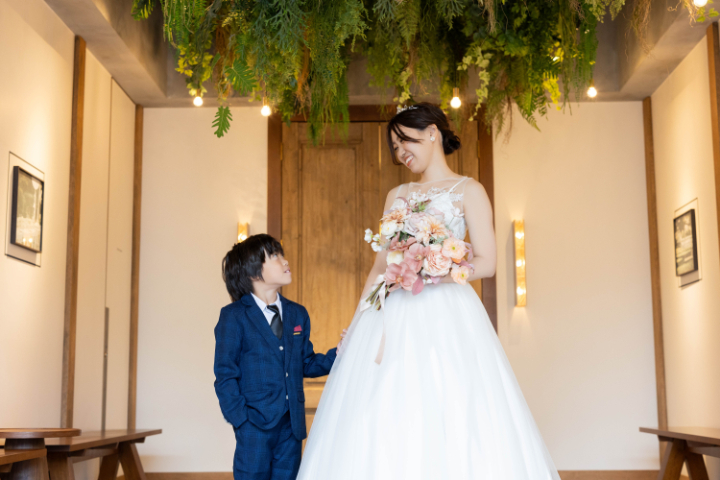 熊本チャペル　フォトウエディングレポート　No.44　チャペルでパパママフォト