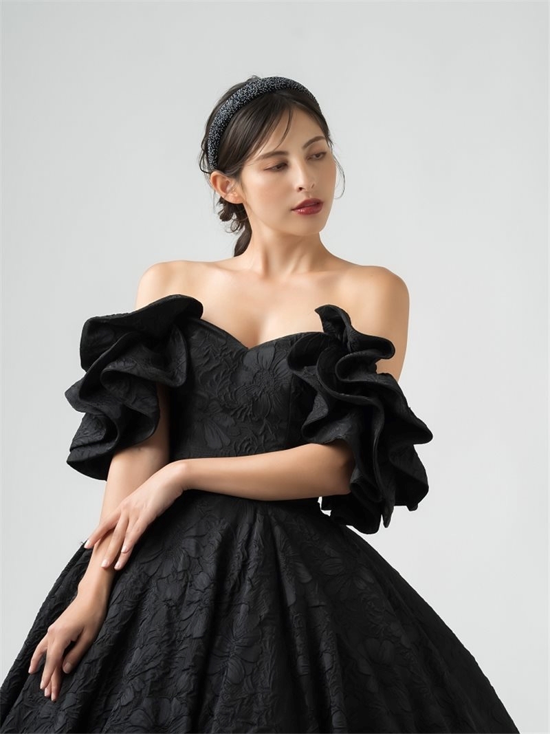 小さな結婚式横浜店~色味によって違う!ドレス言葉?~
