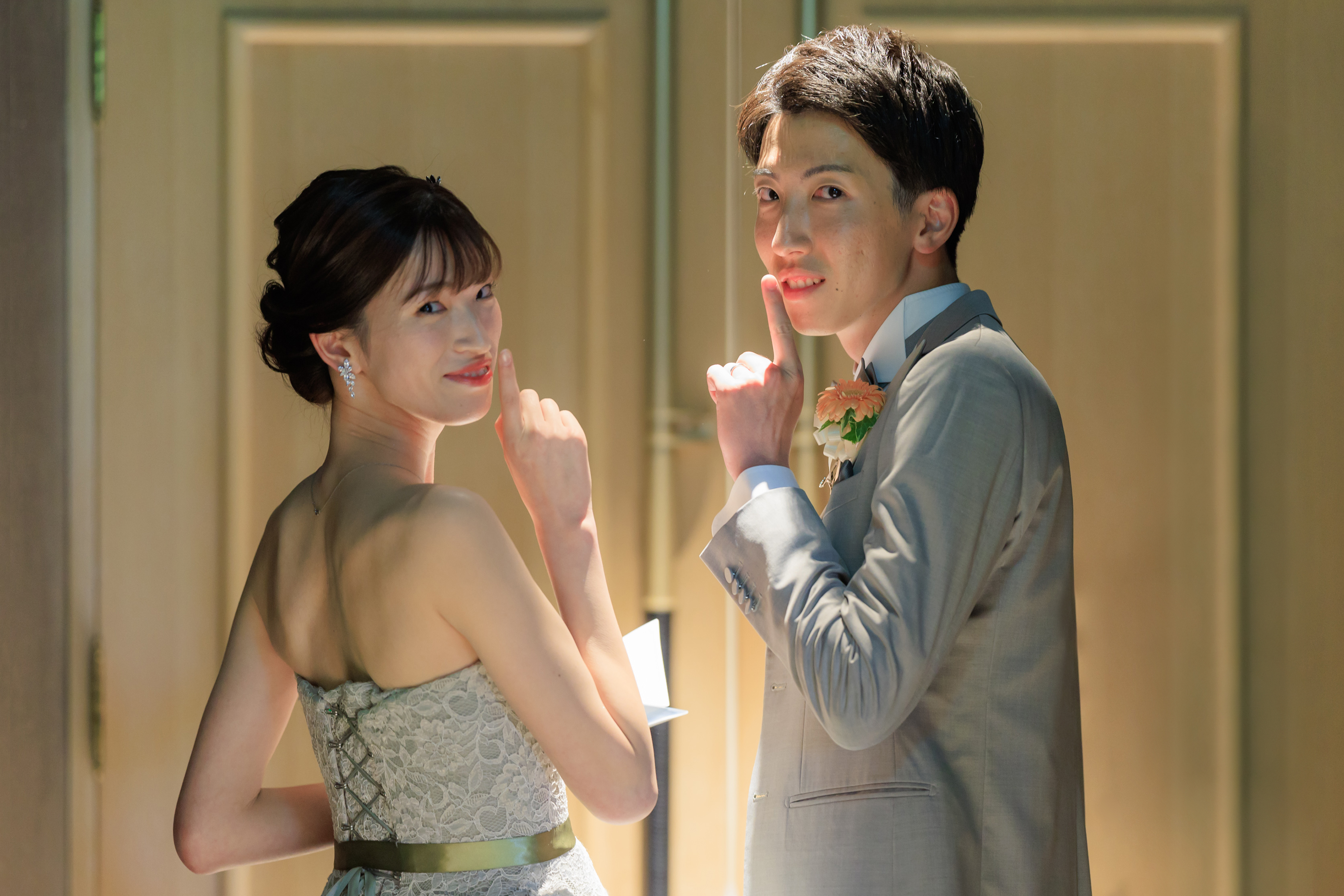 人気演出をご紹介~挙式編 オーバーカラードレス再入場~