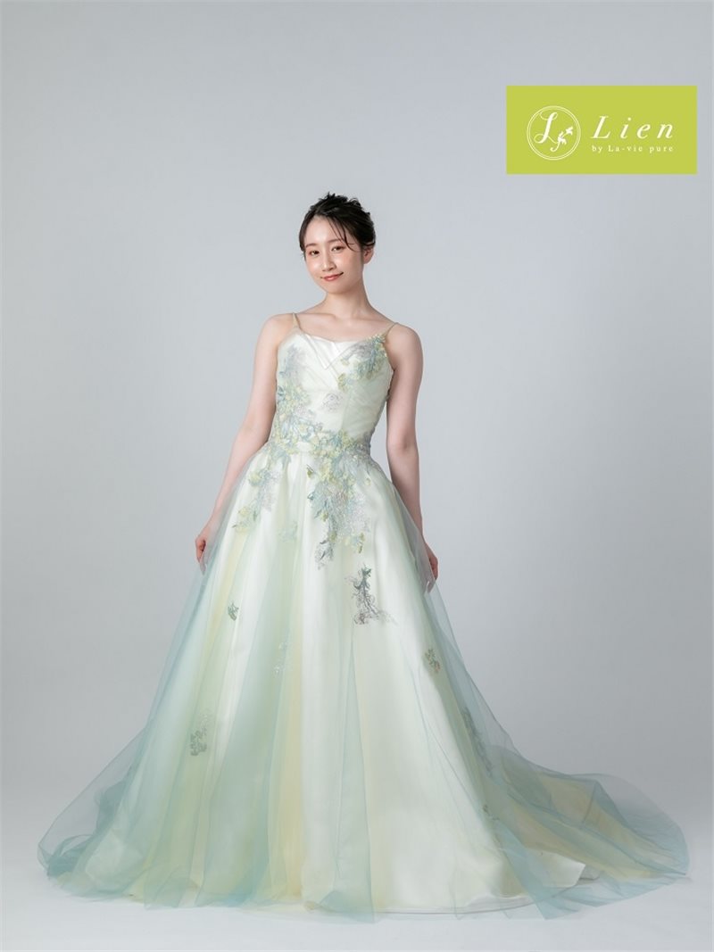 小さな結婚式横浜店~ウェディングドレスが一瞬でカラードレスに大変身!?~