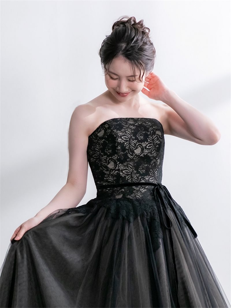 小さな結婚式横浜店~ウェディングドレスが一瞬でカラードレスに大変身!?~