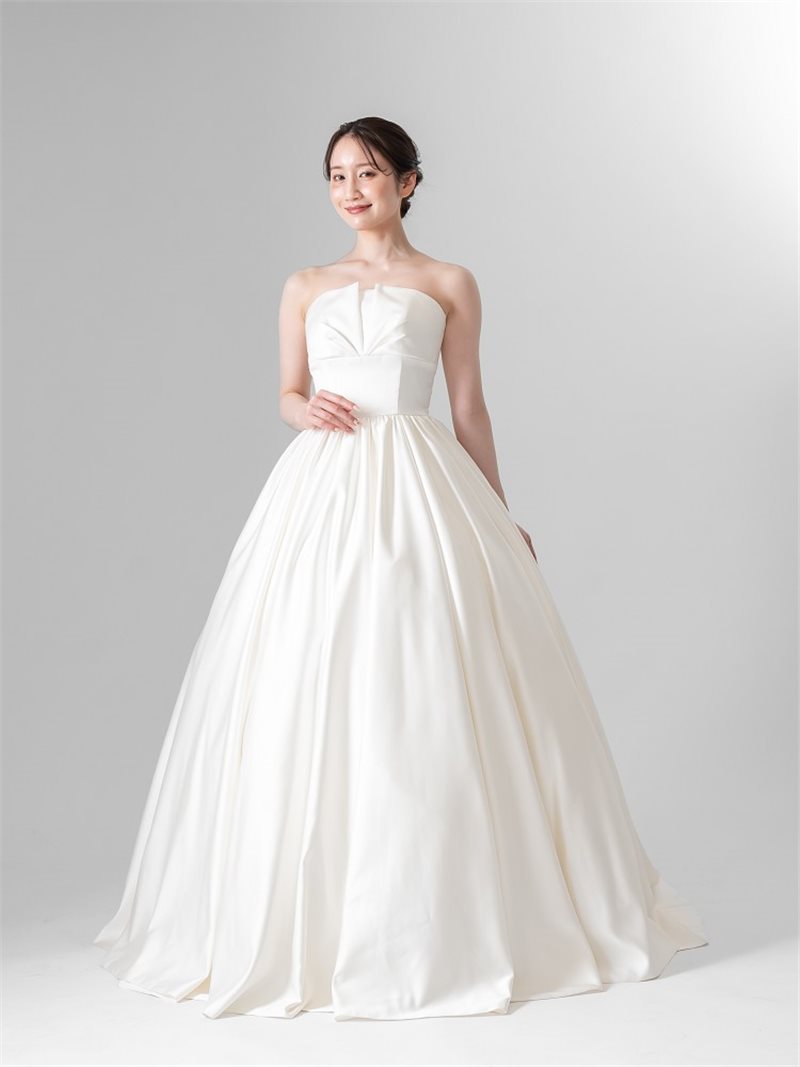 運命の一着に出会える2つの最新ドレスをご紹介?✨