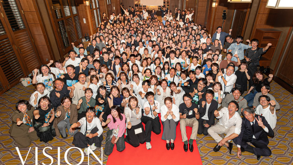 ブライダル業界でトップシェアを誇る、弊社カメラマン集団「ラヴィファクトリー」