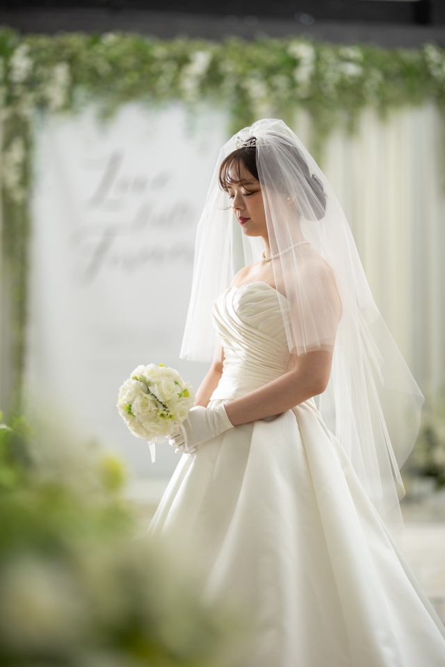 小さな結婚式松山店～ウェディングドレス　チャペル撮影～