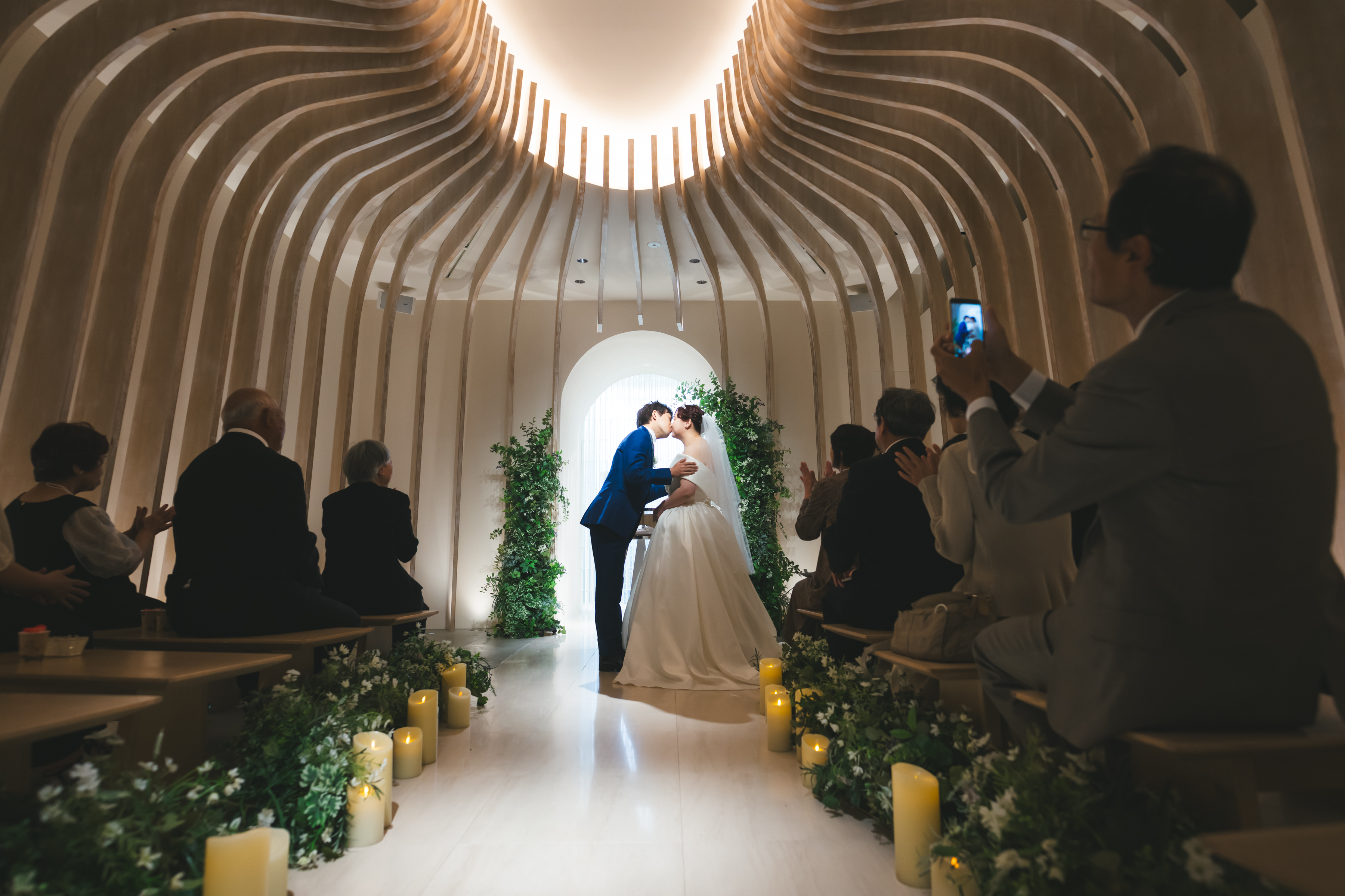 ゲストも交えた笑顔あふれる結婚式